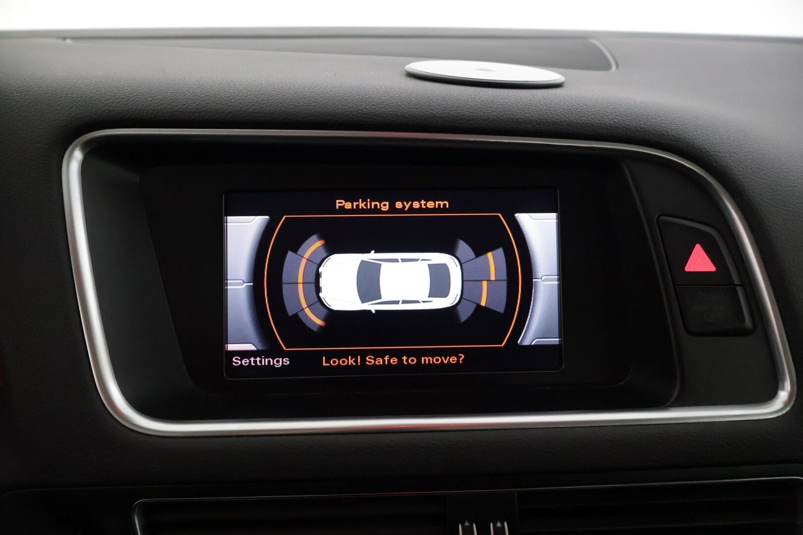 Audi Q5 2013 Business 2,0 TDI 130 kW quattro S tronic * Webasto / Adapt. vakkari / Kaistavahti / P.tutkat / Koukku / Sportpenkit * - * Suomiauto / Kattavasti huollettu yksilö! / 2x renkaat / Kaistavahti / Sähkökontti * - HULLUT BLACKWEEK JATKOT - KORKOTARJOUS 2,49%