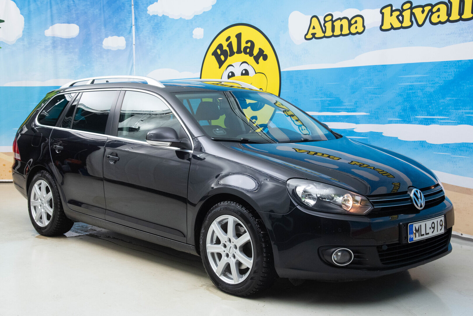 Volkswagen Golf 2010 1.6 TDI Variant Comfortline 77kW - YritysOutlet - Myydään vain yrityksille - Lohkolämmitin / Tutkat / Vakkari 