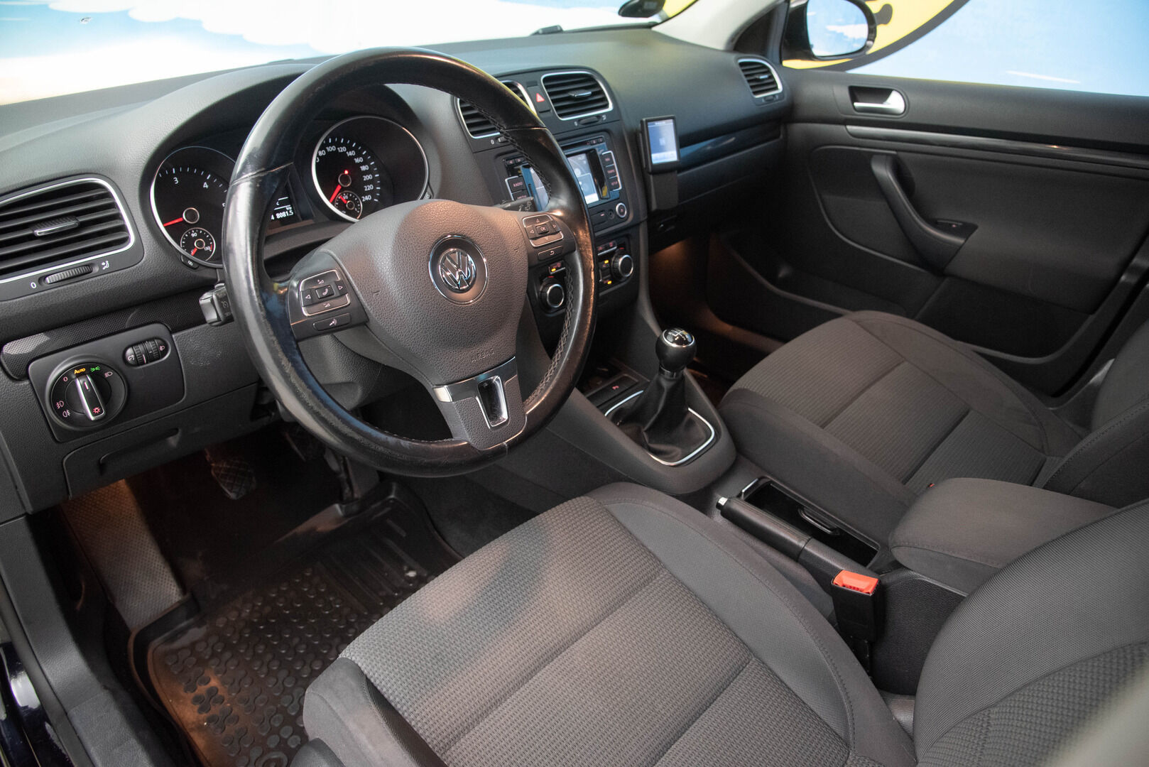 Volkswagen Golf 2010 1.6 TDI Variant Comfortline 77kW - YritysOutlet - Myydään vain yrityksille - Lohkolämmitin / Tutkat / Vakkari 
