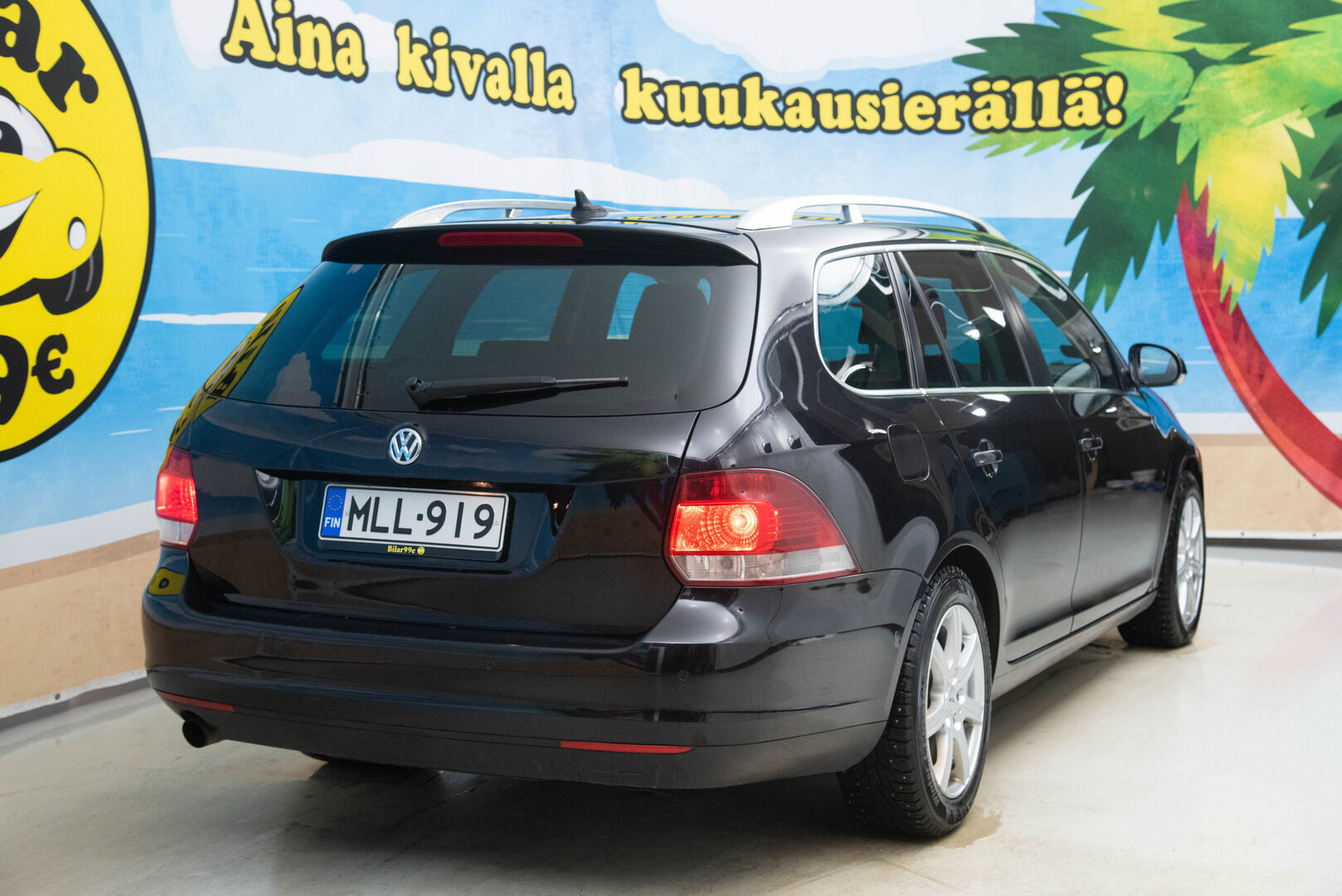 Volkswagen Golf 2010 1.6 TDI Variant Comfortline 77kW - YritysOutlet - Myydään vain yrityksille - Lohkolämmitin / Tutkat / Vakkari 