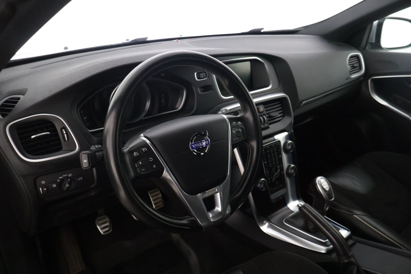 Volvo V40 2013 T3 R-Design - | R-Design | Suomi-auto | Digimittaristo | Keyless | Nahka-alcantara | Xenon | Vakionopeudensäädin | Lohkolämmitin | 2x Renkaat & Vanteet |
