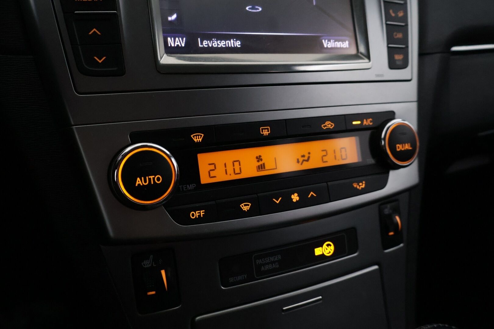 Toyota Avensis 2013 1,8 Valvematic Active Wagon Multidrive S - | Suomiauto | P-Kamera | Vakkari | Tutkat | Koukku | Lohko |