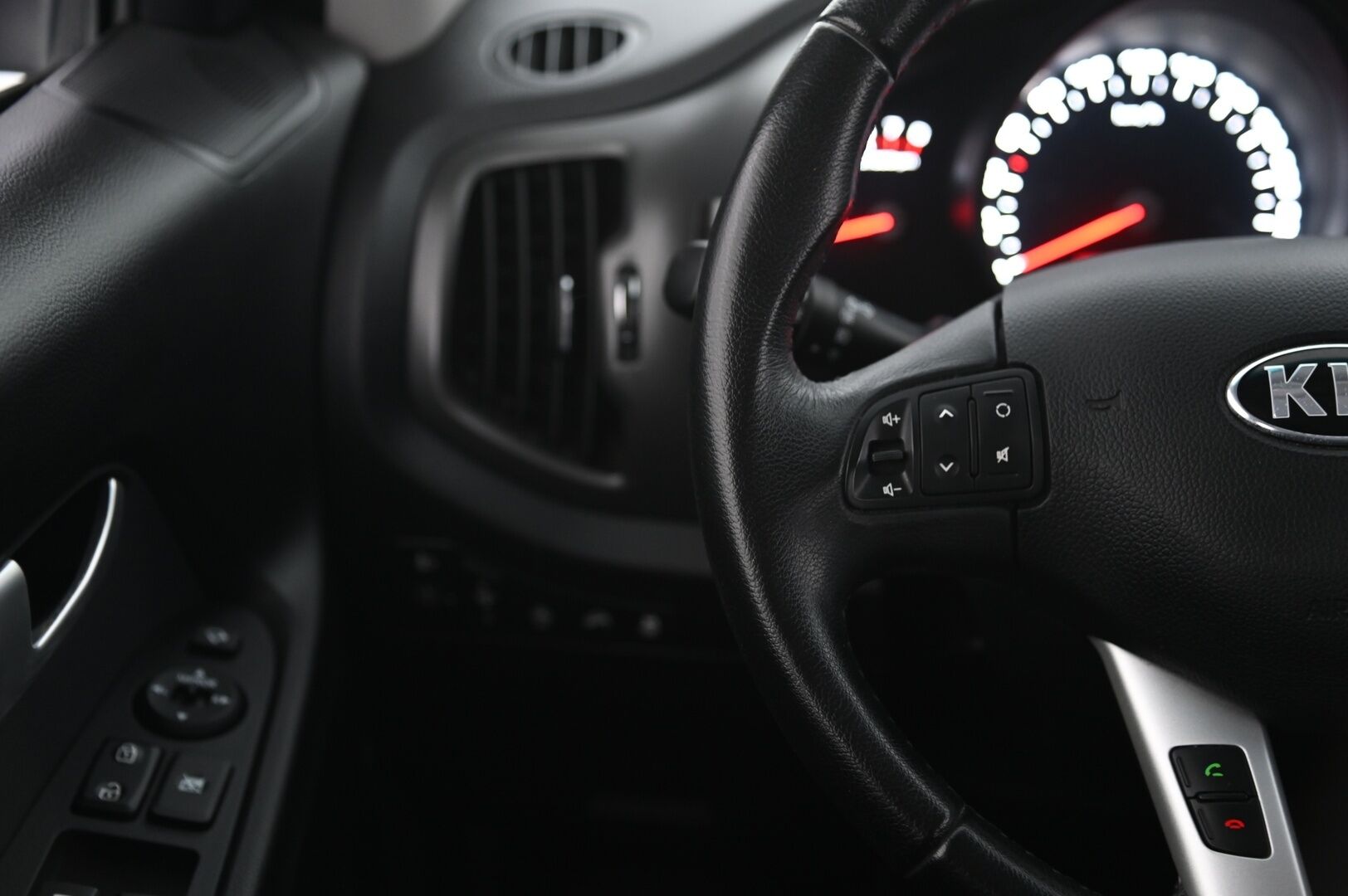 Kia Sportage 2013 1,6 ISG Urban EX EcoDynamics - Suomi-auto | 2-omist | Vetokoukku | Vakkari | Lohko | 2x alut