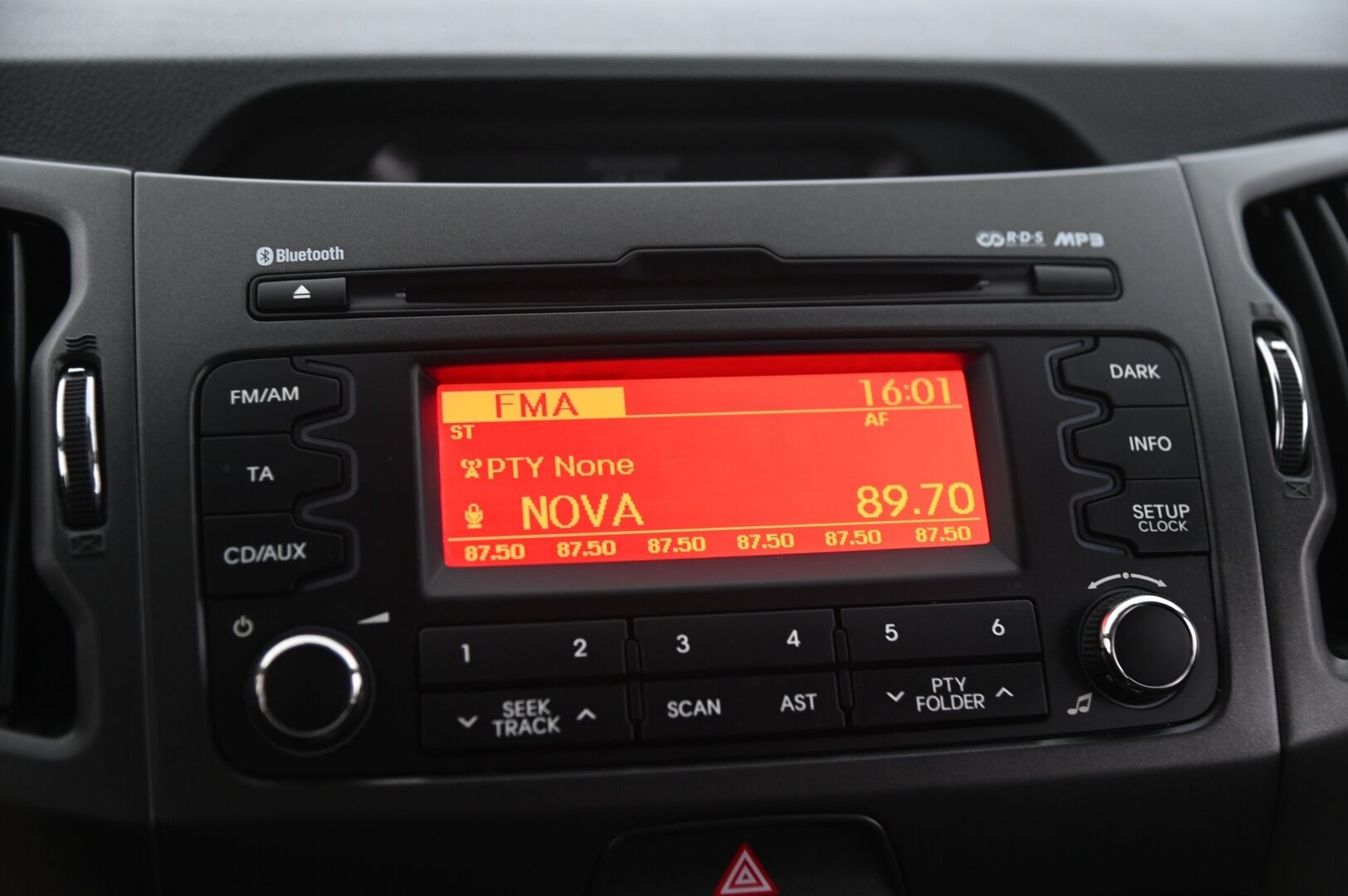 Kia Sportage 2013 1,6 ISG Urban EX EcoDynamics - Suomi-auto | 2-omist | Vetokoukku | Vakkari | Lohko | 2x alut