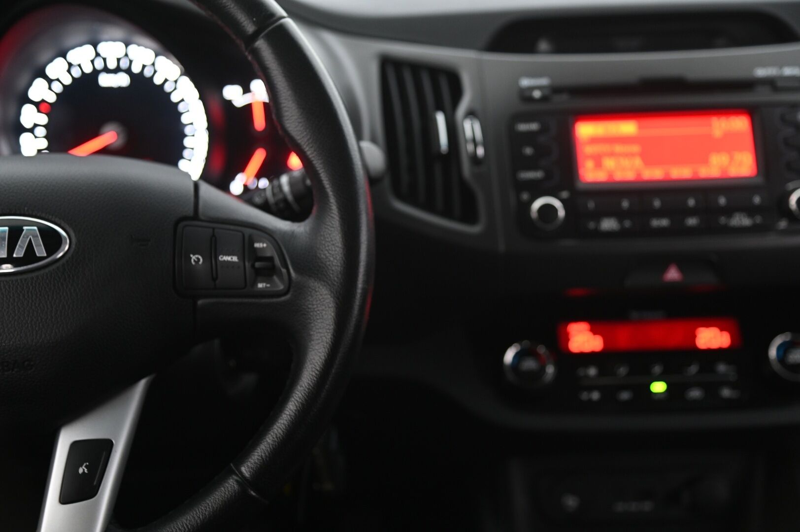 Kia Sportage 2013 1,6 ISG Urban EX EcoDynamics - Suomi-auto | 2-omist | Vetokoukku | Vakkari | Lohko | 2x alut