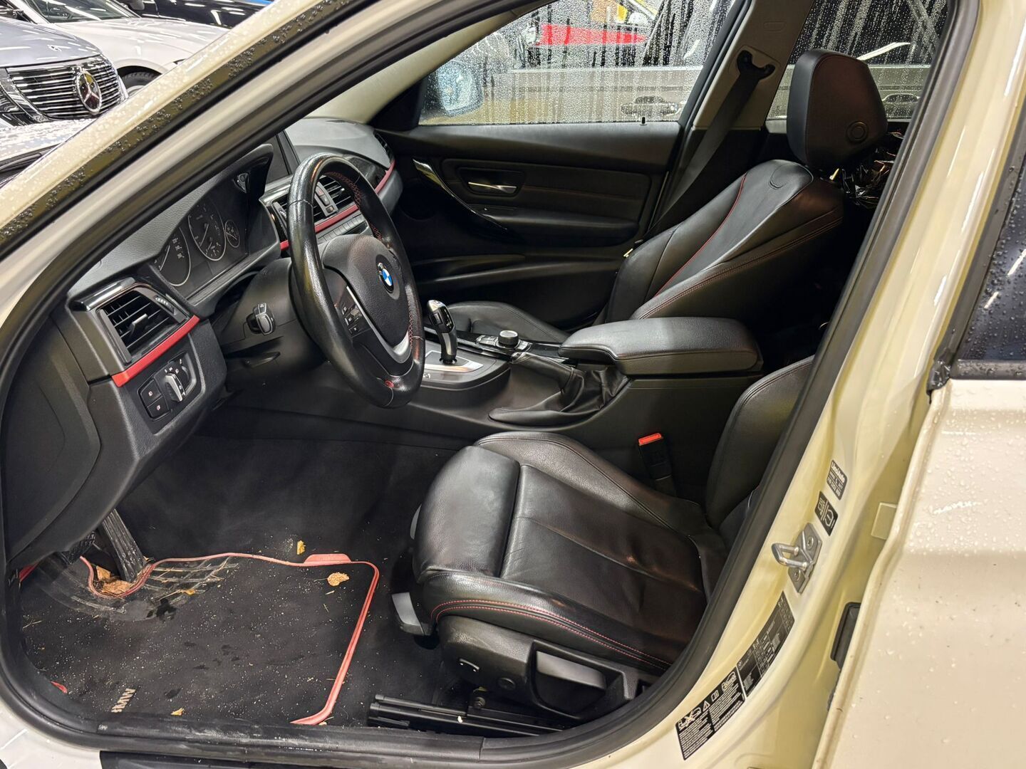 BMW 320 2013 TwinPower Turbo A Limited xDrive Edition F31 Touring Sport *Suomi-auto / Koukku / Sporttinahat / Lohko / P.Tutka* - *2x renkaat / Ketju vaihdettu* - Osta nyt, maksa vasta ensi vuonna