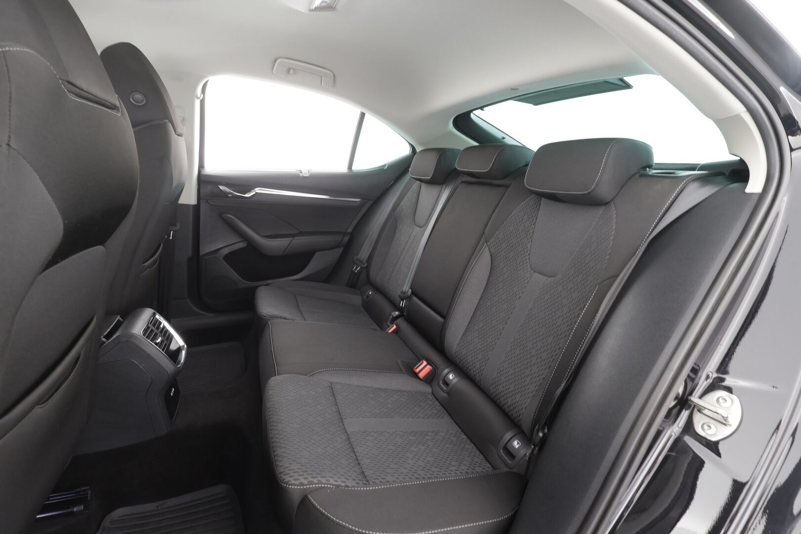 Skoda Octavia 2024 1.0 TSI Style eTEC DSG Autom. - | ACC | Webasto | Koukku | Skoda crystal Matrix-LED | Keyless | P.Kamera | Apple&Android | 1.Om Suomi-auto | Kahdet Renkaat |