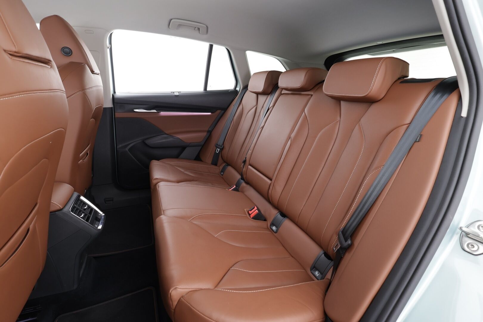 Skoda Enyaq 2024 85 Style BusinessLine - | ILP | Koukku | Canton | HUD | ACC | Matrix-LED | Muistipenkki | P.Kamera | Kaistavahti | Navi | Keyless | Merkkihuollot | Kahdet renkaat | 1-om Suomi-auto |