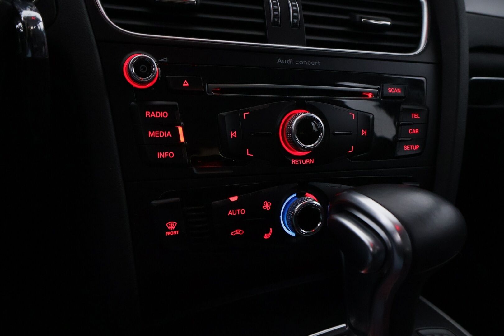 Audi A4 2014 Avant Business 2,0 TDI 110 kW multitronic - YritysOutlet - Myydään vain yrityksille* - - YritysOutlet - Myydään vain yrityksille*