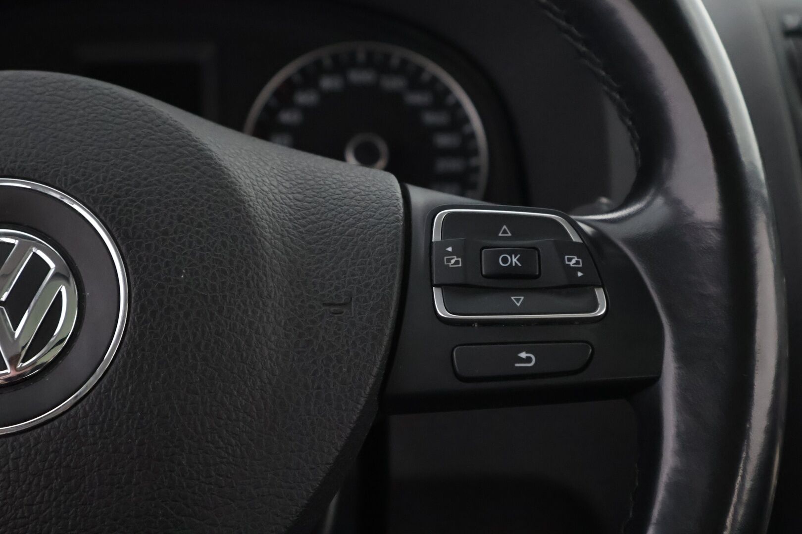 Volkswagen Touran 2014 Comfortline 1,6 TDI 77 kW (105 hv) BlueMotion Technology DSG-automaatti - Suomiauto | Webasto | Vetokoukku | 7-paikkainen | Panorama | Vakkari | P-tutkat | Jakopää tehty | Huippusiisti!