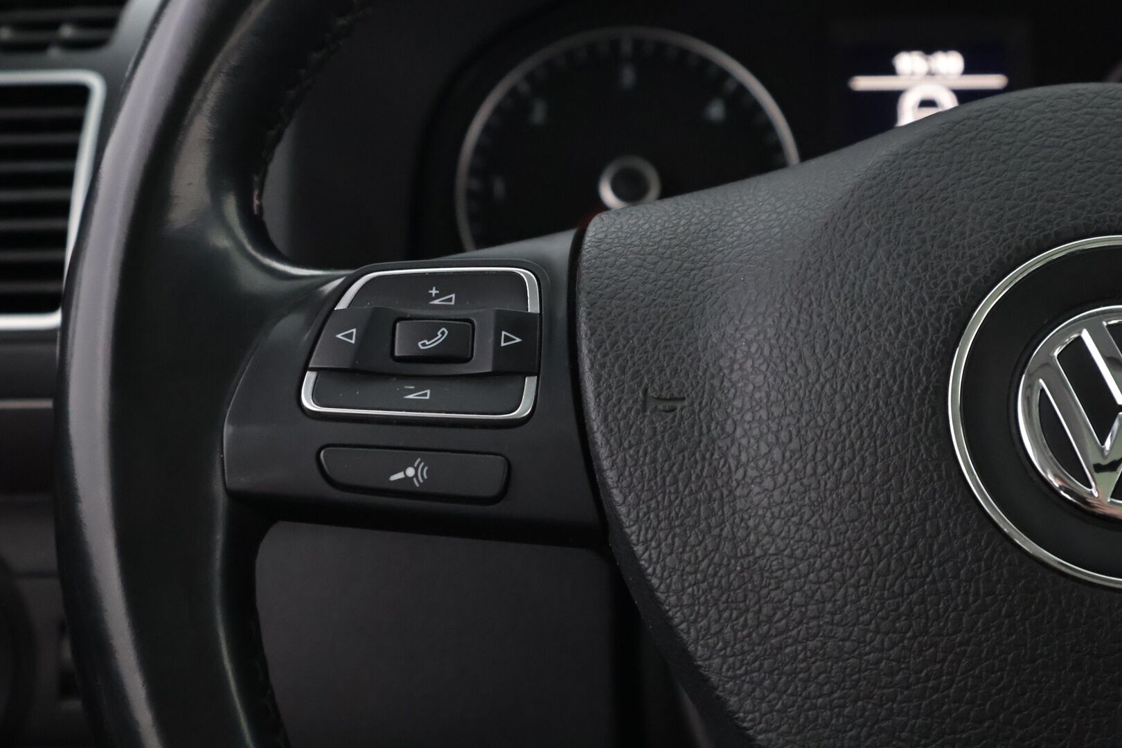 Volkswagen Touran 2014 Comfortline 1,6 TDI 77 kW (105 hv) BlueMotion Technology DSG-automaatti - Suomiauto | Webasto | Vetokoukku | 7-paikkainen | Panorama | Vakkari | P-tutkat | Jakopää tehty | Huippusiisti!