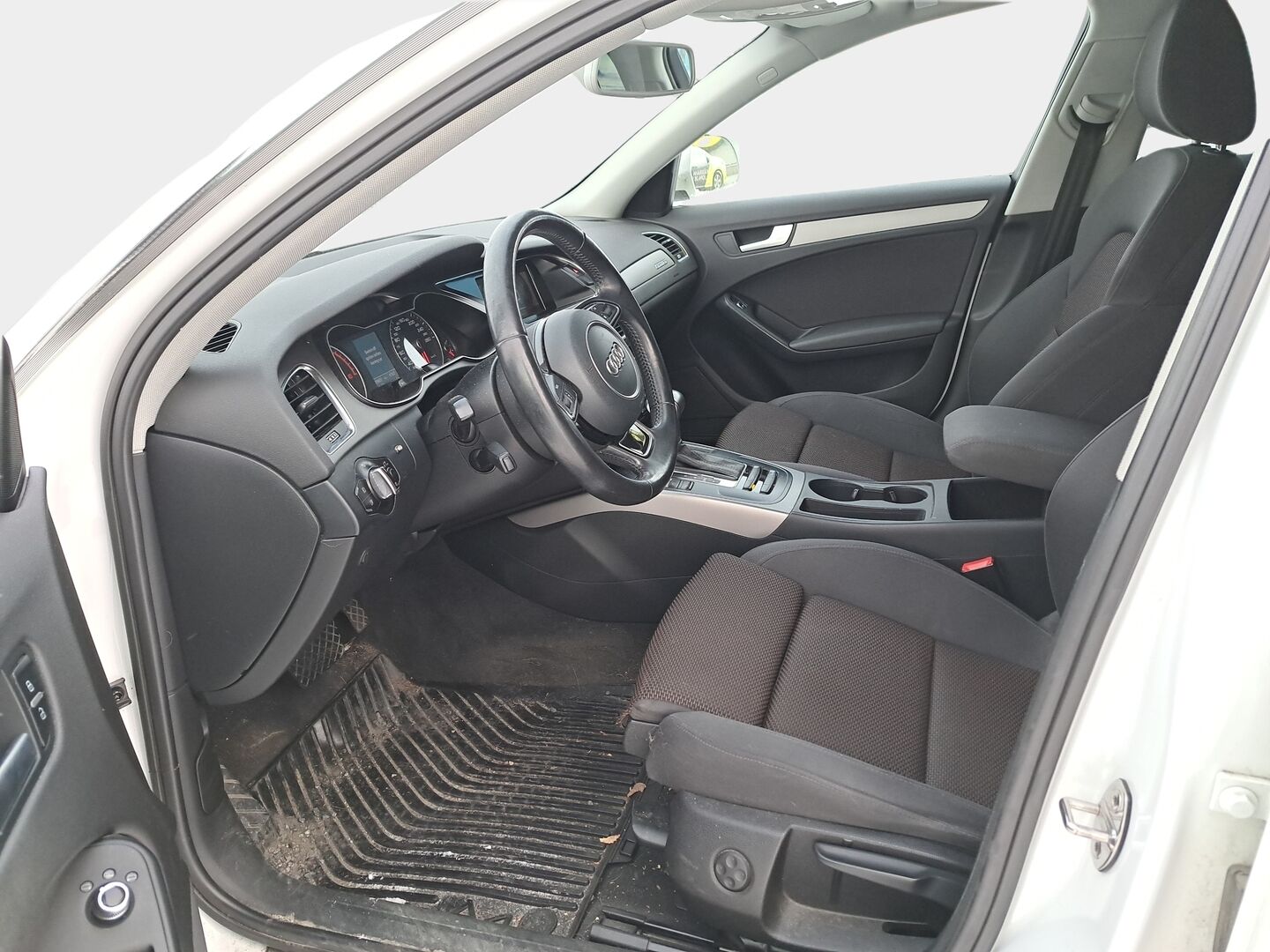 Audi A4 allroad quattro 2014 Land of quattro Edition 2,0 TDI 130kW quattro  * Webasto / Audi Sound System / Vakkari / Xenon / Tutkat / Koukku! * - Suomiauto / Kahden renkaat / Juuri Saapunut Tampereelle! 