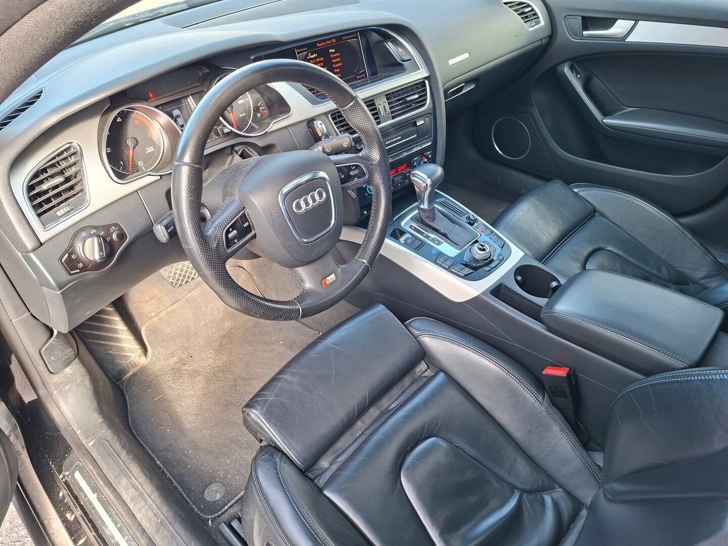 Audi A5 2010 Sportback 3,0 V6 TDI 176 kW quattro S tronic S Line - Webasto | Bang&Olufsen Surround | Nahka Sporttipenkit | Panorama | Peruutuskamera | Navi | Xenon Plus | Supervarusteet!