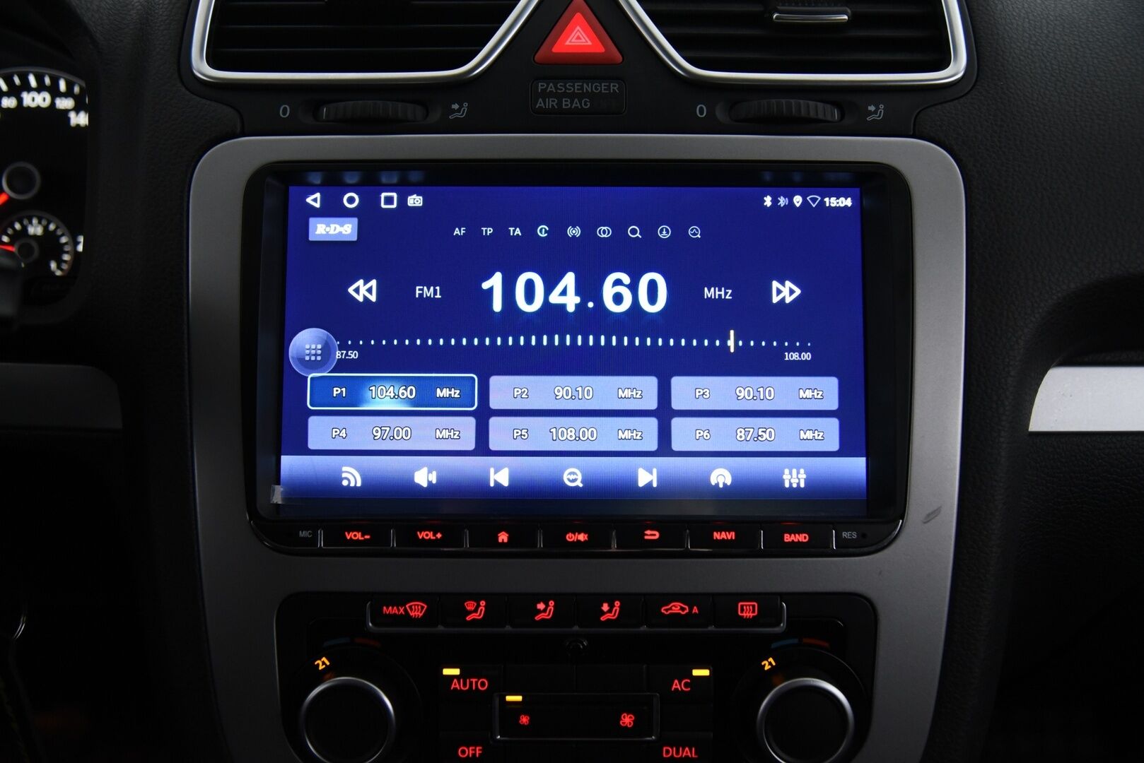 Volkswagen Scirocco 2012 2,0 TDI 103 kW (140 hv) BlueMotion Technology / Vakkari / Bluetooth / Navi / 2x Aluvanteet - Hihna tehty / Hiljattain huollettu!