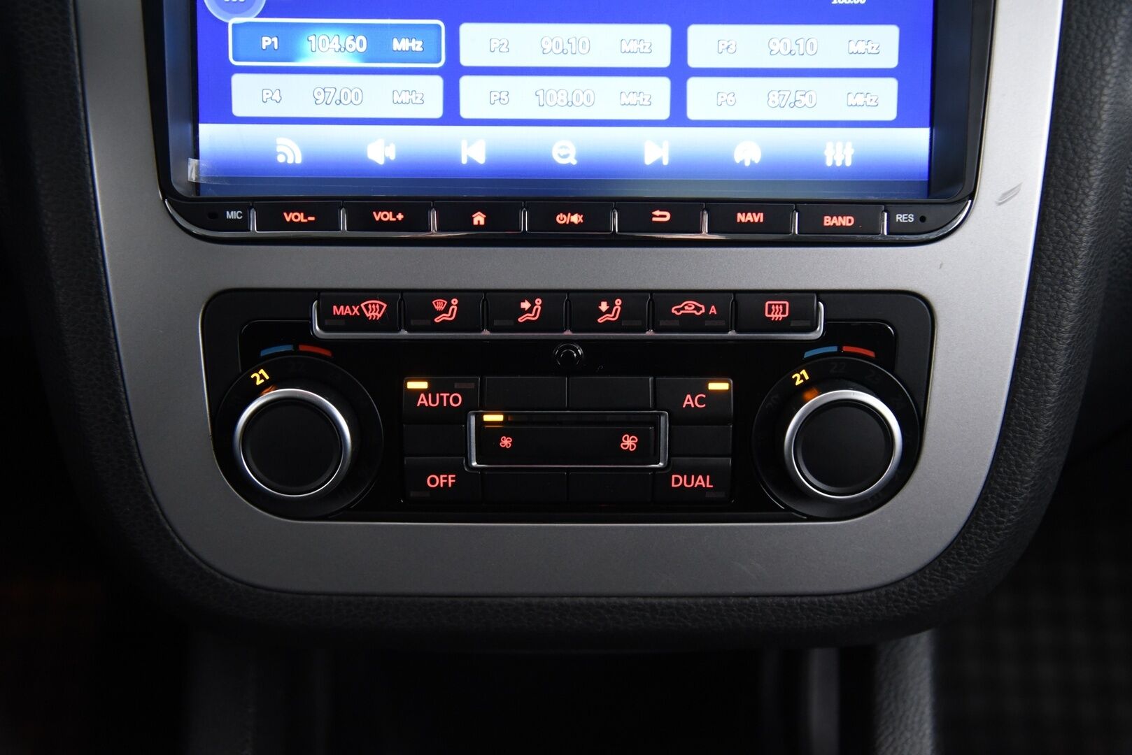 Volkswagen Scirocco 2012 2,0 TDI 103 kW (140 hv) BlueMotion Technology / Vakkari / Bluetooth / Navi / 2x Aluvanteet - Hihna tehty / Hiljattain huollettu! - HULLUT AVAJAISHULINAT KORKOTARJOUS 3,29 %