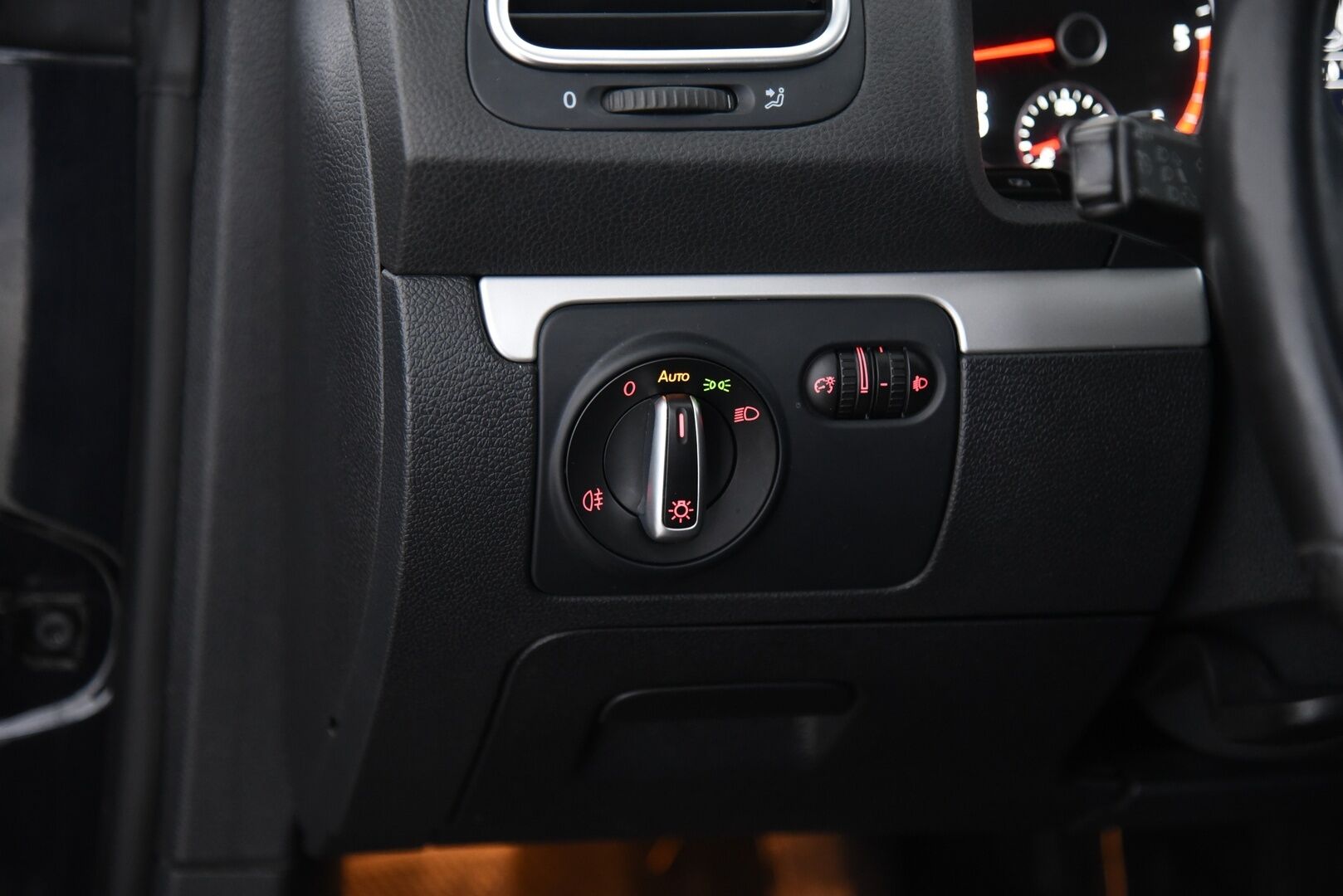 Volkswagen Scirocco 2012 2,0 TDI 103 kW (140 hv) BlueMotion Technology / Vakkari / Bluetooth / Navi / 2x Aluvanteet - Hihna tehty / Hiljattain huollettu! - HULLUT AVAJAISHULINAT KORKOTARJOUS 3,29 %