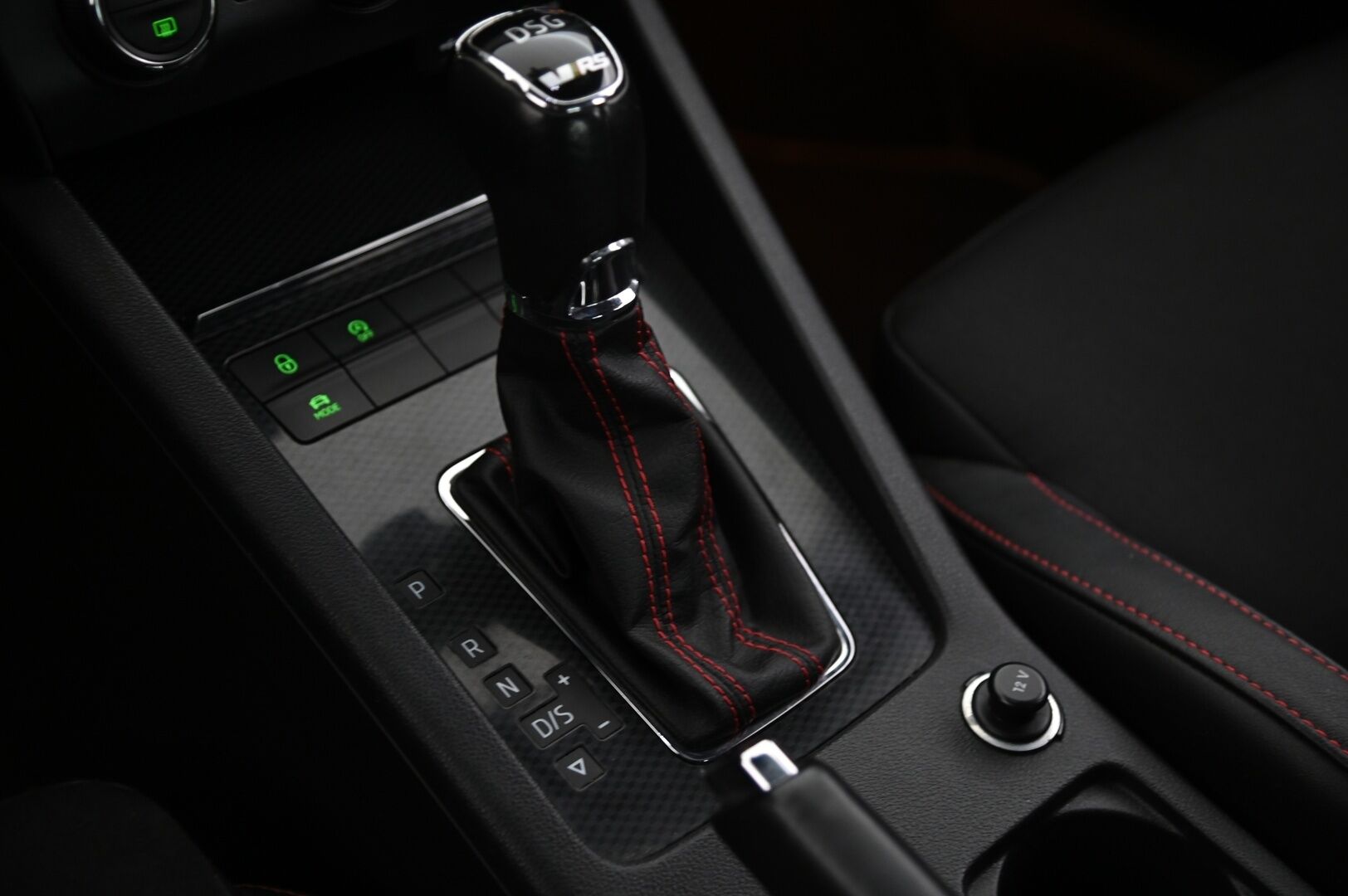 Skoda Octavia 2014 2,0 TDI RS DSG Autom*Acc / Vetokoukku / Lohko+sisä* - HULLUT AVAJAISHULINAT KORKOTARJOUS 3,29 %