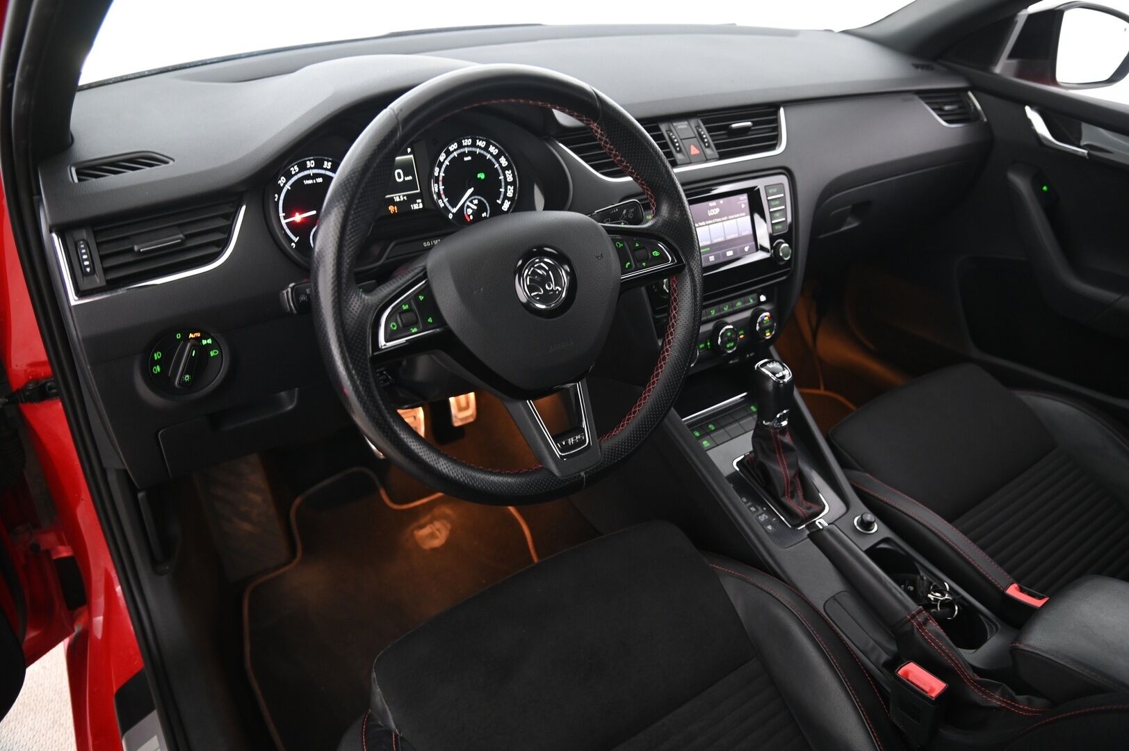 Skoda Octavia 2014 2,0 TDI RS DSG Autom*Acc / Vetokoukku / Lohko+sisä* - HULLUT AVAJAISHULINAT KORKOTARJOUS 3,29 %