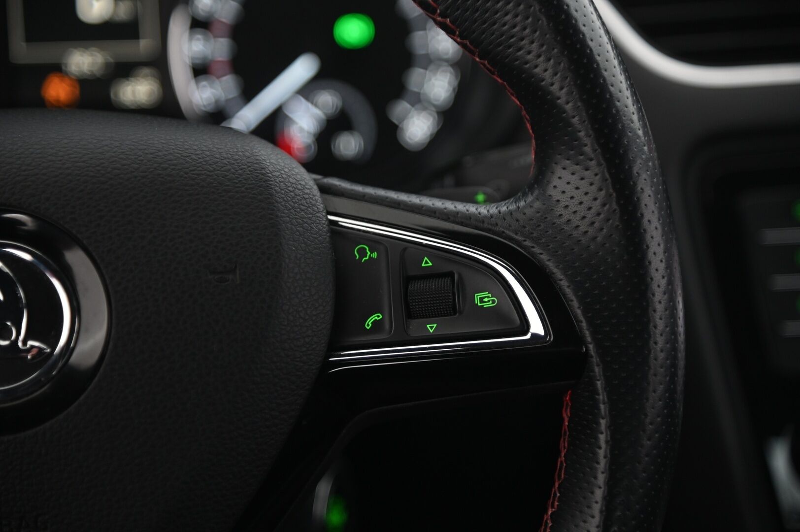 Skoda Octavia 2014 2,0 TDI RS DSG Autom - Acc | Vetokoukku | Lohko+sisä