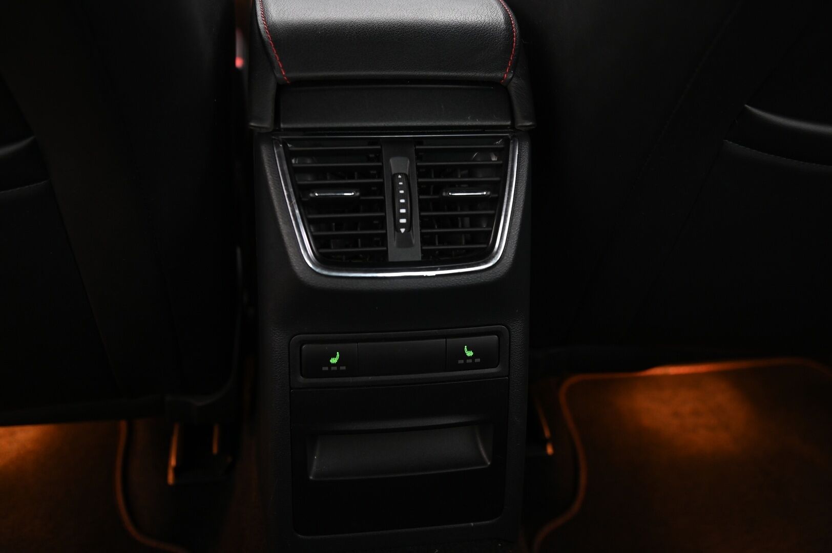 Skoda Octavia 2014 2,0 TDI RS DSG Autom - Acc | Vetokoukku | Lohko+sisä