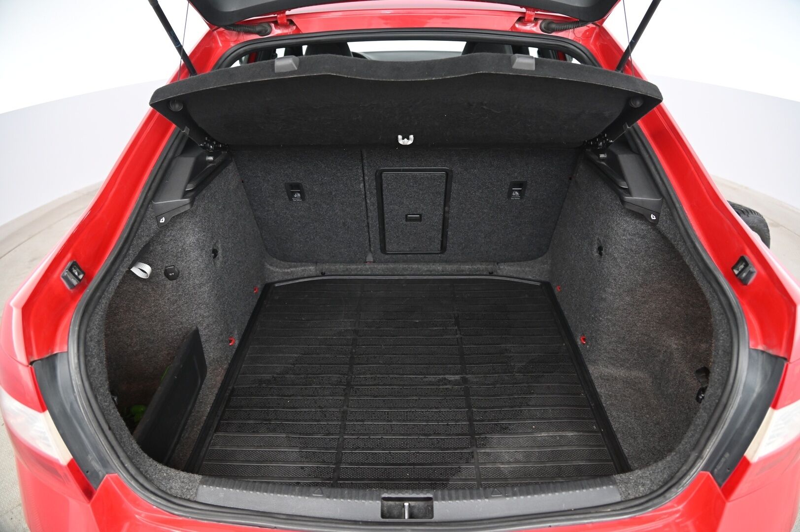Skoda Octavia 2014 2,0 TDI RS DSG Autom - Acc | Vetokoukku | Lohko+sisä