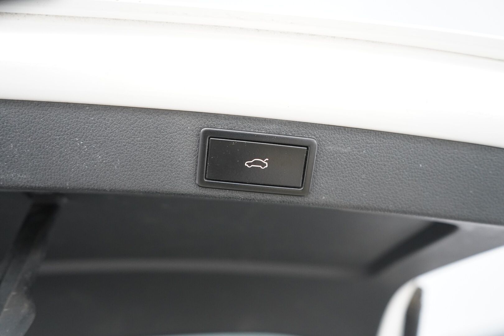 Skoda Octavia 2014 1.4 TSI Combi Elegance DSG *Webasto / Tutkat / Vakkari / Vetokoukku* - Suomi-auto / Viimeisin huolto 212tkm / Kahdet alumiinivanteet / Kahdet Nokian renkaat