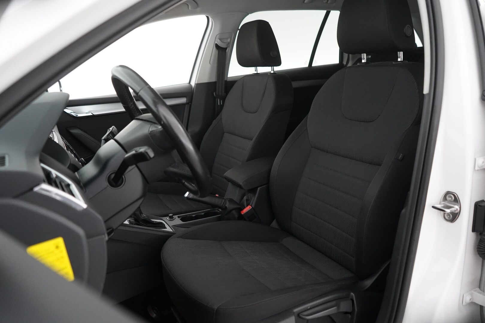 Skoda Octavia 2014 1.4 TSI Combi Elegance DSG *Webasto / Tutkat / Vakkari / Vetokoukku* - Suomi-auto / Viimeisin huolto 212tkm / Kahdet alumiinivanteet / Kahdet Nokian renkaat