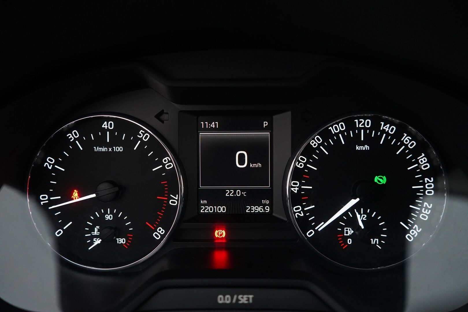 Skoda Octavia 2014 1.4 TSI Combi Elegance DSG *Webasto / Tutkat / Vakkari / Vetokoukku* - Suomi-auto / Viimeisin huolto 212tkm / Kahdet alumiinivanteet / Kahdet Nokian renkaat