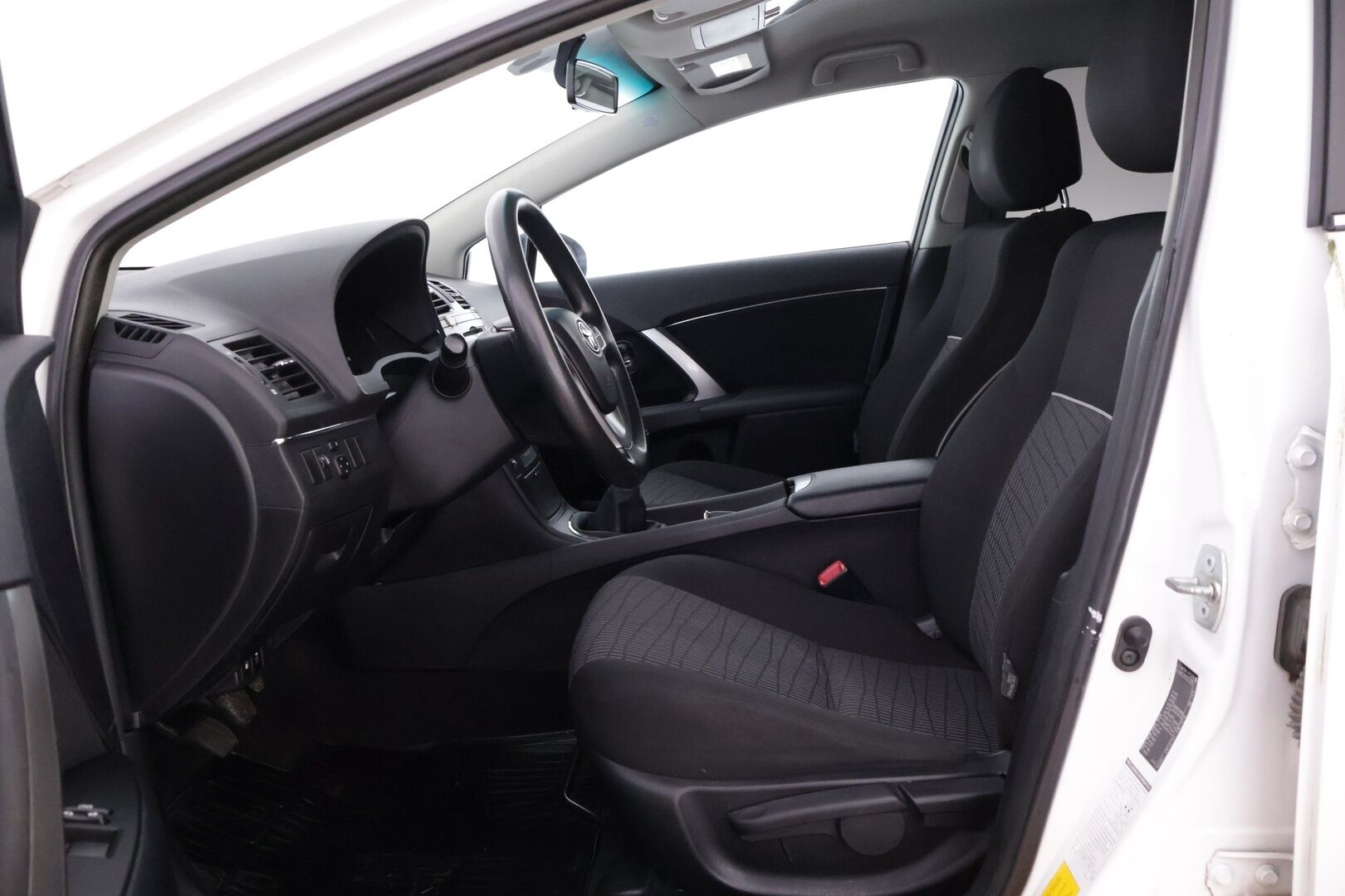 Toyota Avensis 2014 1,6 Valvematic Life Edition Wagon *Koukku / Lohko.S.Pistoke / Kahdet renkaat / Suomi-auto*