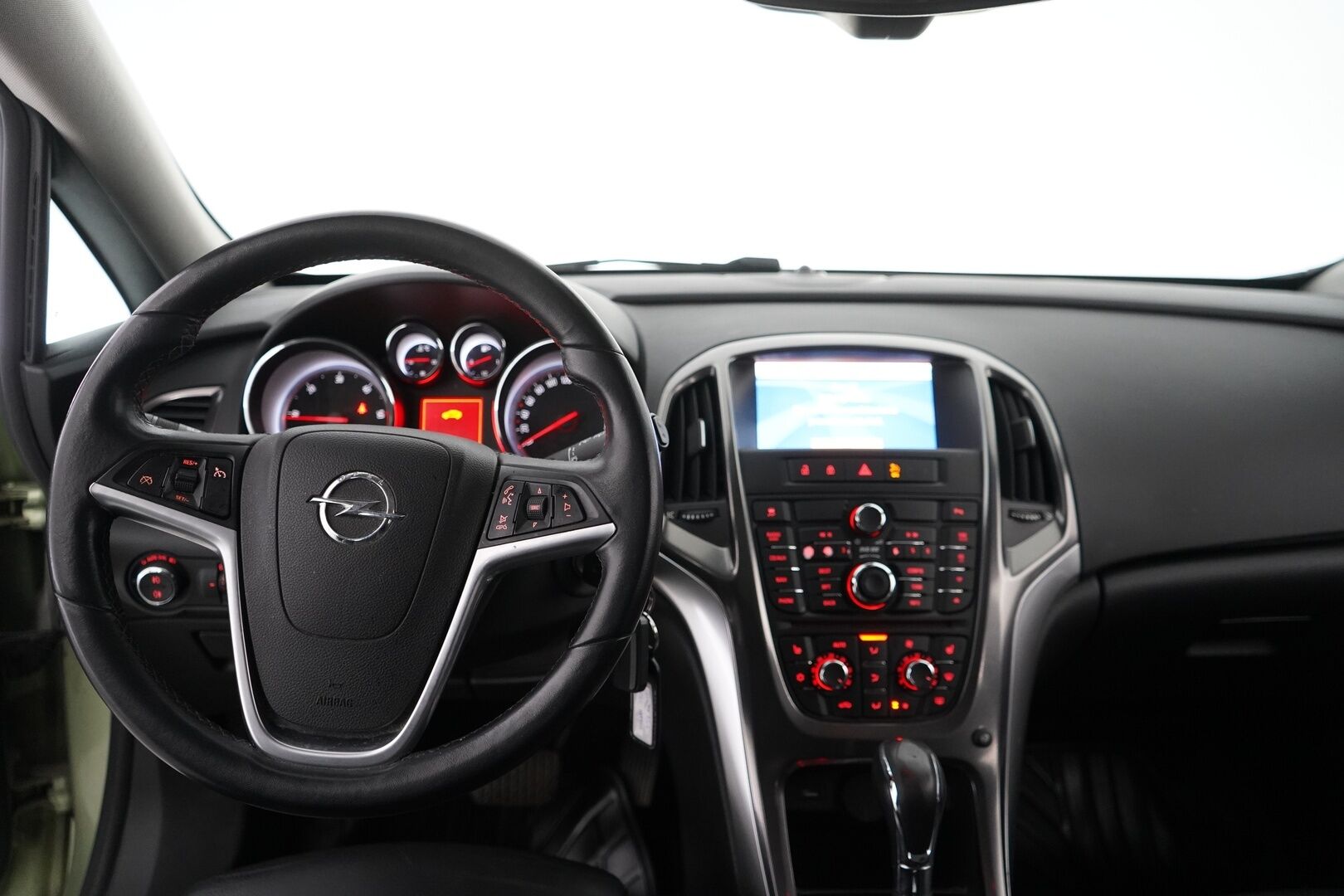 Opel Astra 2010 - YritysOutlet - Myydään vain yrityksille - – Tämä auto myydään YritysOutlet -valikoimasta vain yritykselle