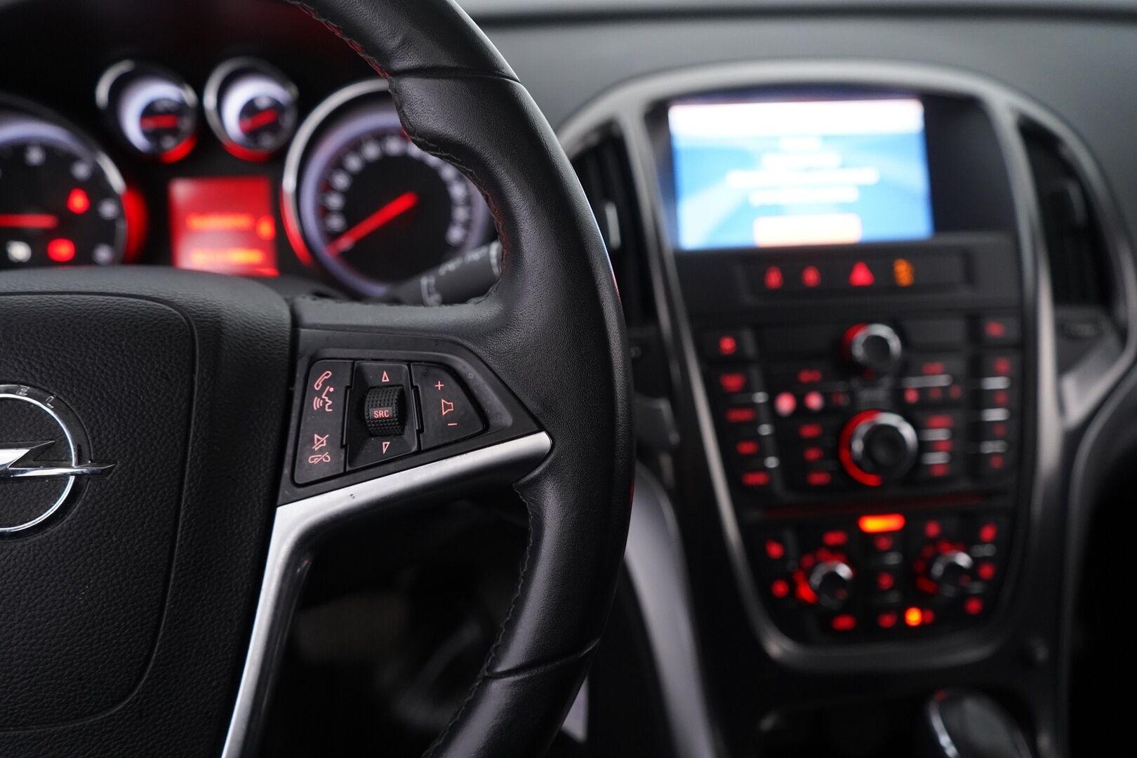 Opel Astra 2010 - YritysOutlet - Myydään vain yrityksille - – Tämä auto myydään YritysOutlet -valikoimasta vain yritykselle