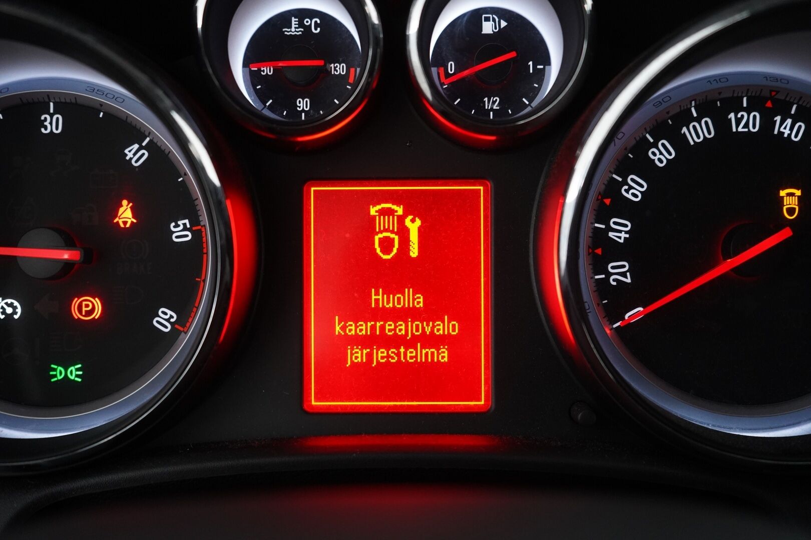 Opel Astra 2010 - YritysOutlet - Myydään vain yrityksille - – Tämä auto myydään YritysOutlet -valikoimasta vain yritykselle