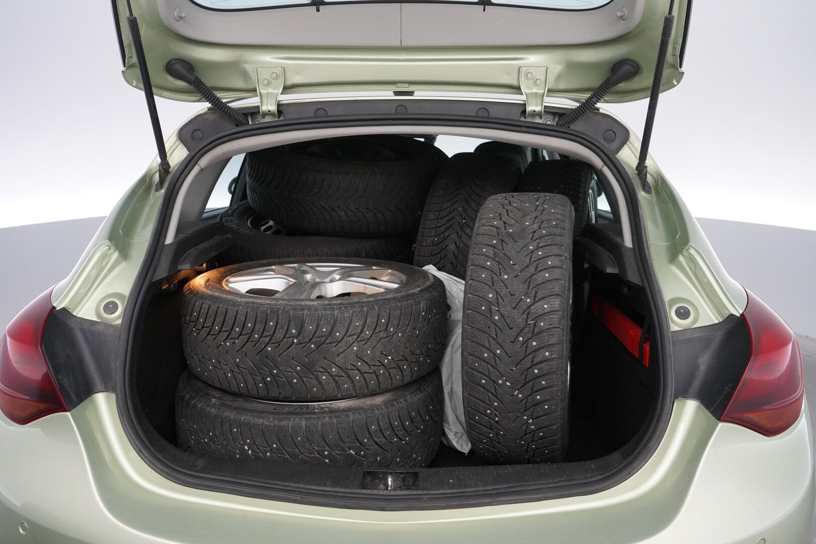 Opel Astra 2010 - YritysOutlet - Myydään vain yrityksille - – Tämä auto myydään YritysOutlet -valikoimasta vain yritykselle