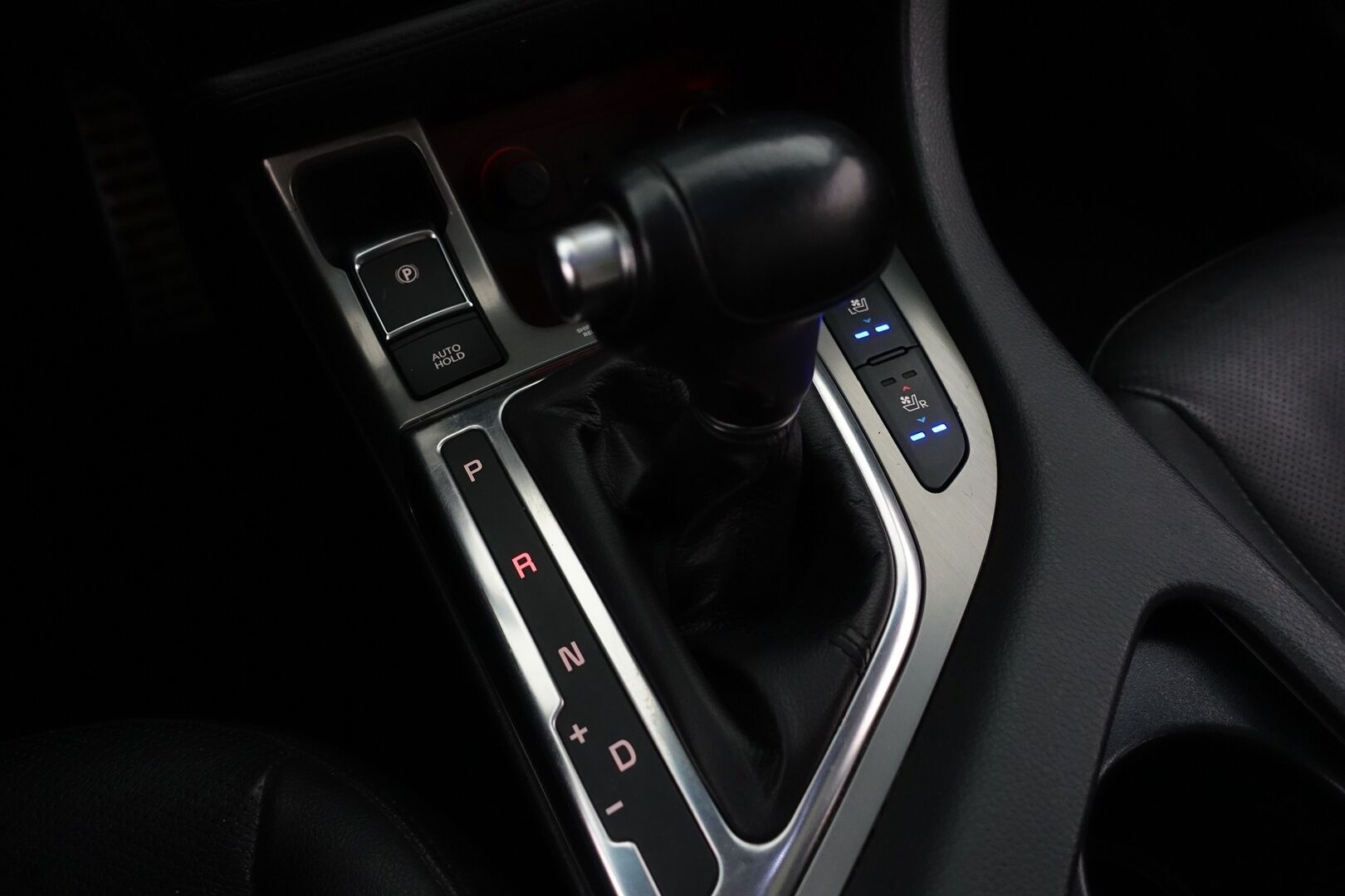 Kia Optima 2014 1,7 CRDi Business A/T - YritysOutlet - Myydään vain yrityksille - | Panorama | Ilmastoidut sähkösäätöiset nahkapenkit | Koukku | Infinity Sound | P.Kamera ja Tutkat | Lohko ja sisäpistoke | – Tämä auto myydään YritysOutlet -valikoimasta vain yritykselle