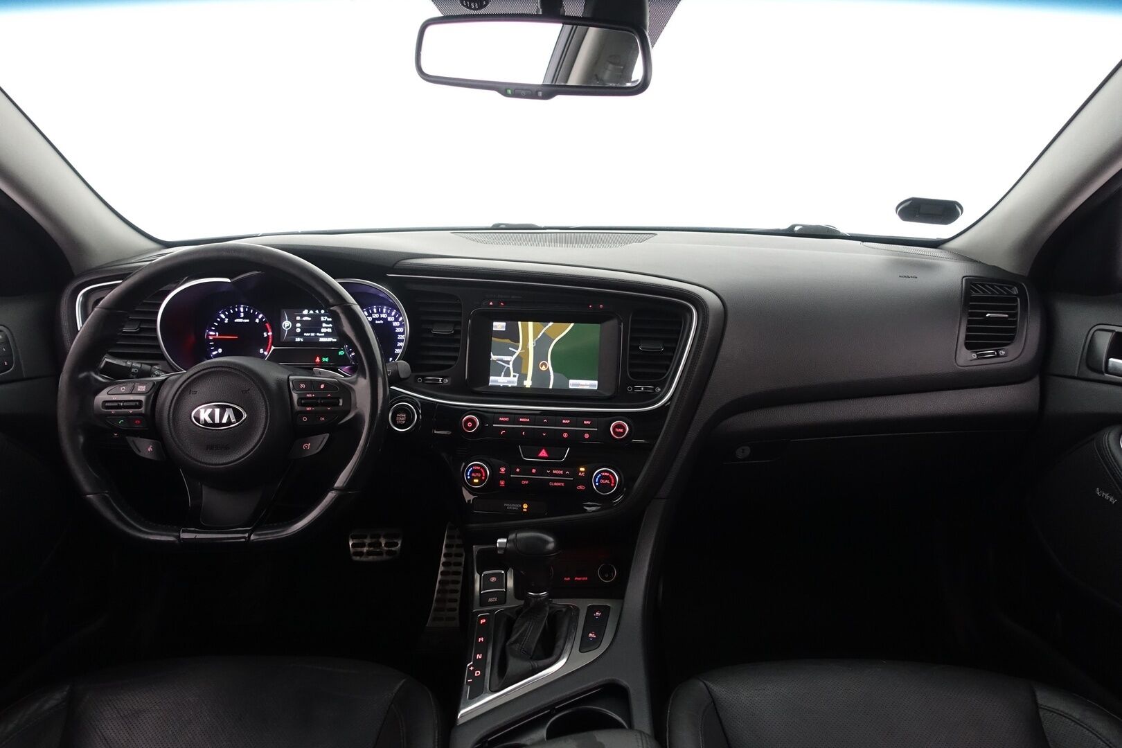 Kia Optima 2014 1,7 CRDi Business A/T - YritysOutlet - Myydään vain yrityksille - | Panorama | Ilmastoidut sähkösäätöiset nahkapenkit | Koukku | Infinity Sound | P.Kamera ja Tutkat | Lohko ja sisäpistoke | – Tämä auto myydään YritysOutlet -valikoimasta vain yritykselle