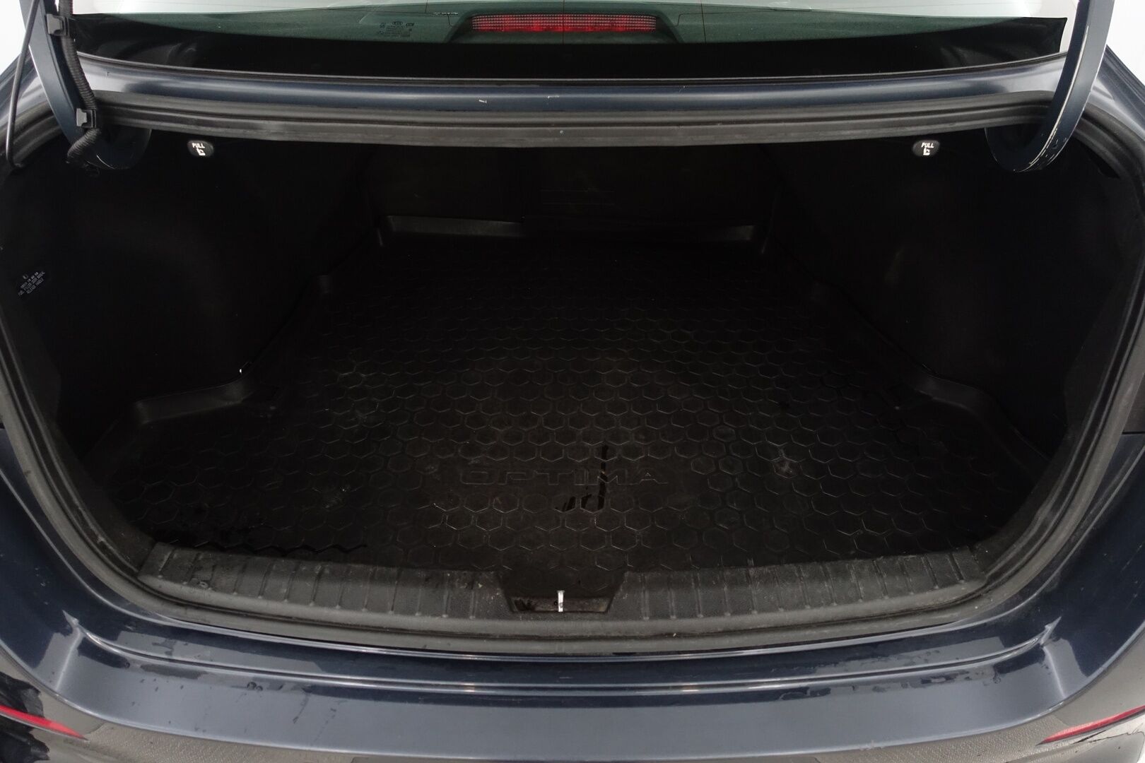 Kia Optima 2014 1,7 CRDi Business A/T - YritysOutlet - Myydään vain yrityksille - | Panorama | Ilmastoidut sähkösäätöiset nahkapenkit | Koukku | Infinity Sound | P.Kamera ja Tutkat | Lohko ja sisäpistoke | – Tämä auto myydään YritysOutlet -valikoimasta vain yritykselle