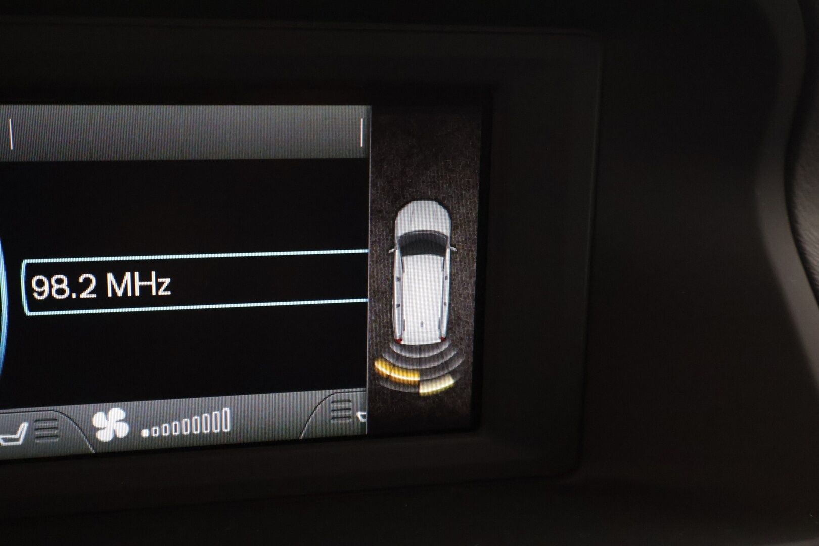 Volvo V70 2014 D2 Kinetic aut - | Suomi-auto | Vakionopeudensäädin | Kahdet hyväkuntoiset renkaat alumiinivanteilla | 
