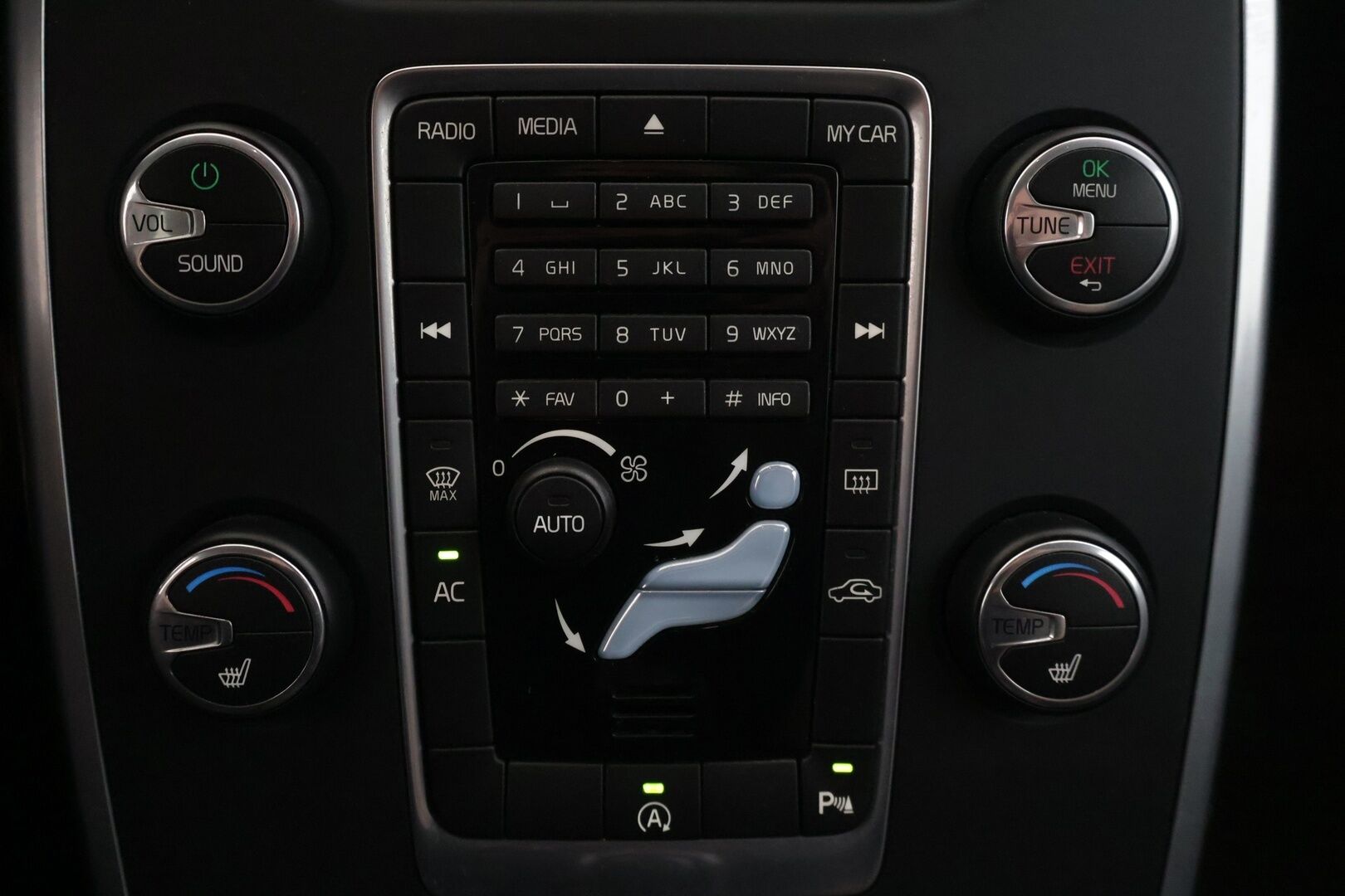 Volvo V70 2014 D2 Kinetic aut - | Suomi-auto | Vakionopeudensäädin | Kahdet hyväkuntoiset renkaat alumiinivanteilla | 