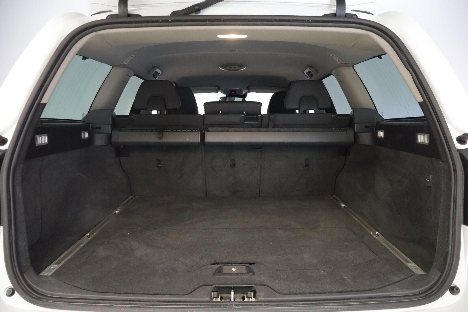 Volvo V70 2014 D2 Kinetic aut - | Suomi-auto | Vakionopeudensäädin | Kahdet hyväkuntoiset renkaat alumiinivanteilla | 