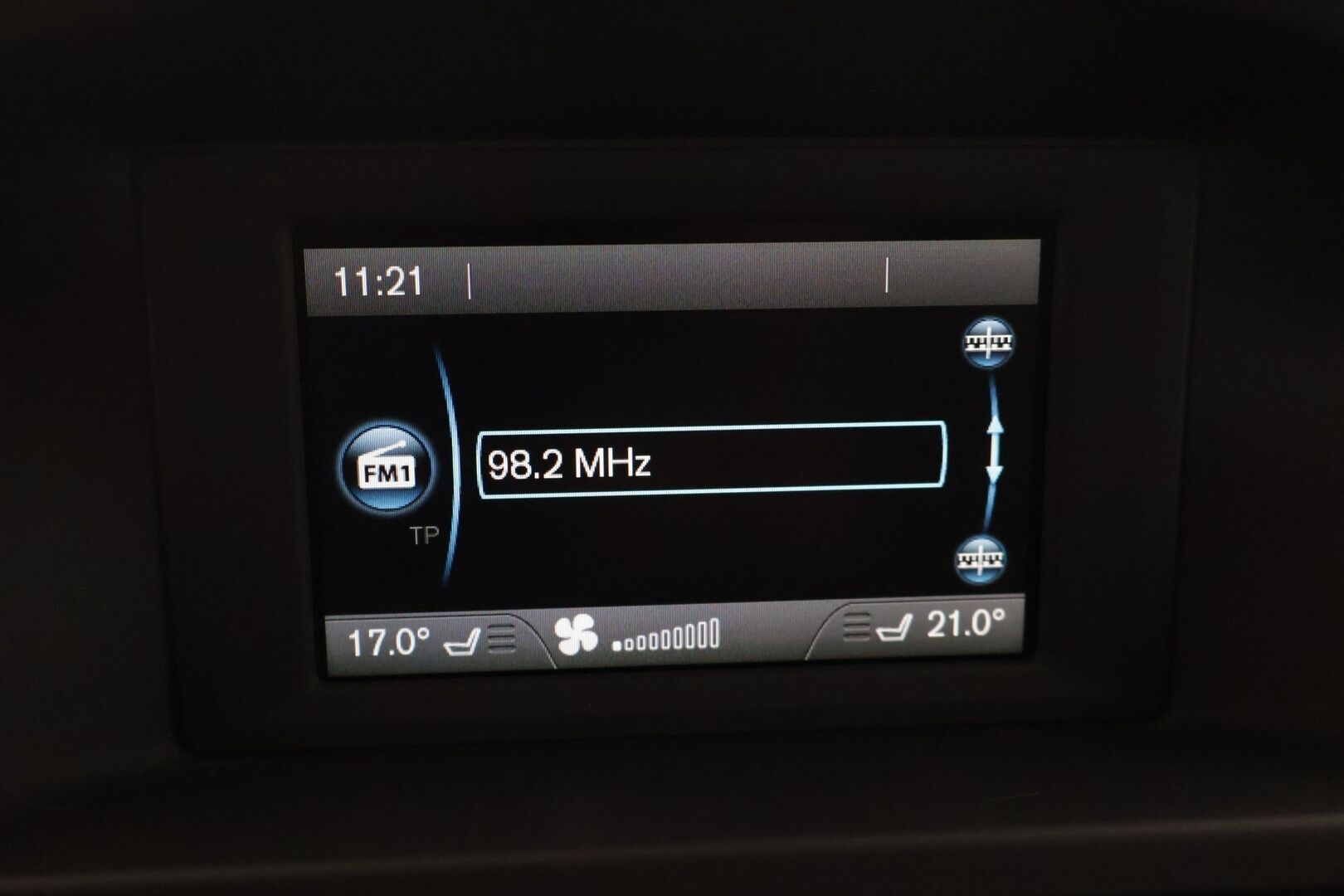Volvo V70 2014 D2 Kinetic aut - | Suomi-auto | Vakionopeudensäädin | Kahdet hyväkuntoiset renkaat alumiinivanteilla | 