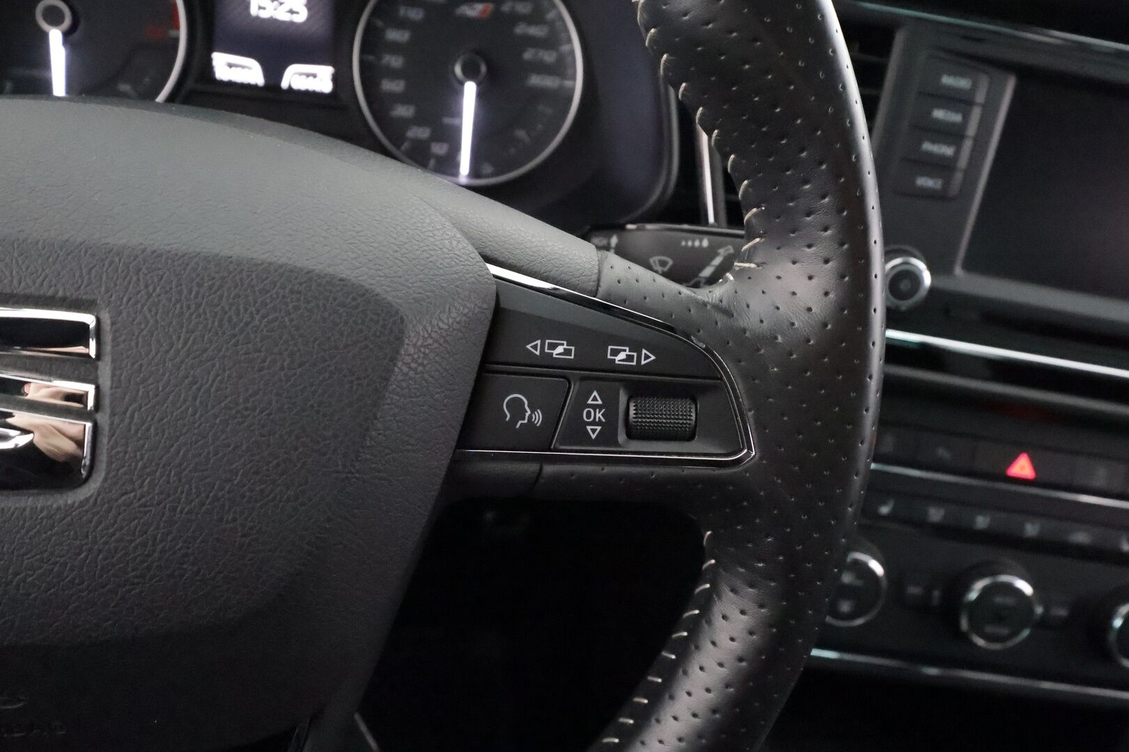 Seat Leon 2014 2,0 TSI 280 Cupra - | Pa-lisälämmitin | ACC | LED | P.Tutkat | Kaistavahti | Navi | Nahka-alcantara | Suomi-auto | Kahdet renkaat |