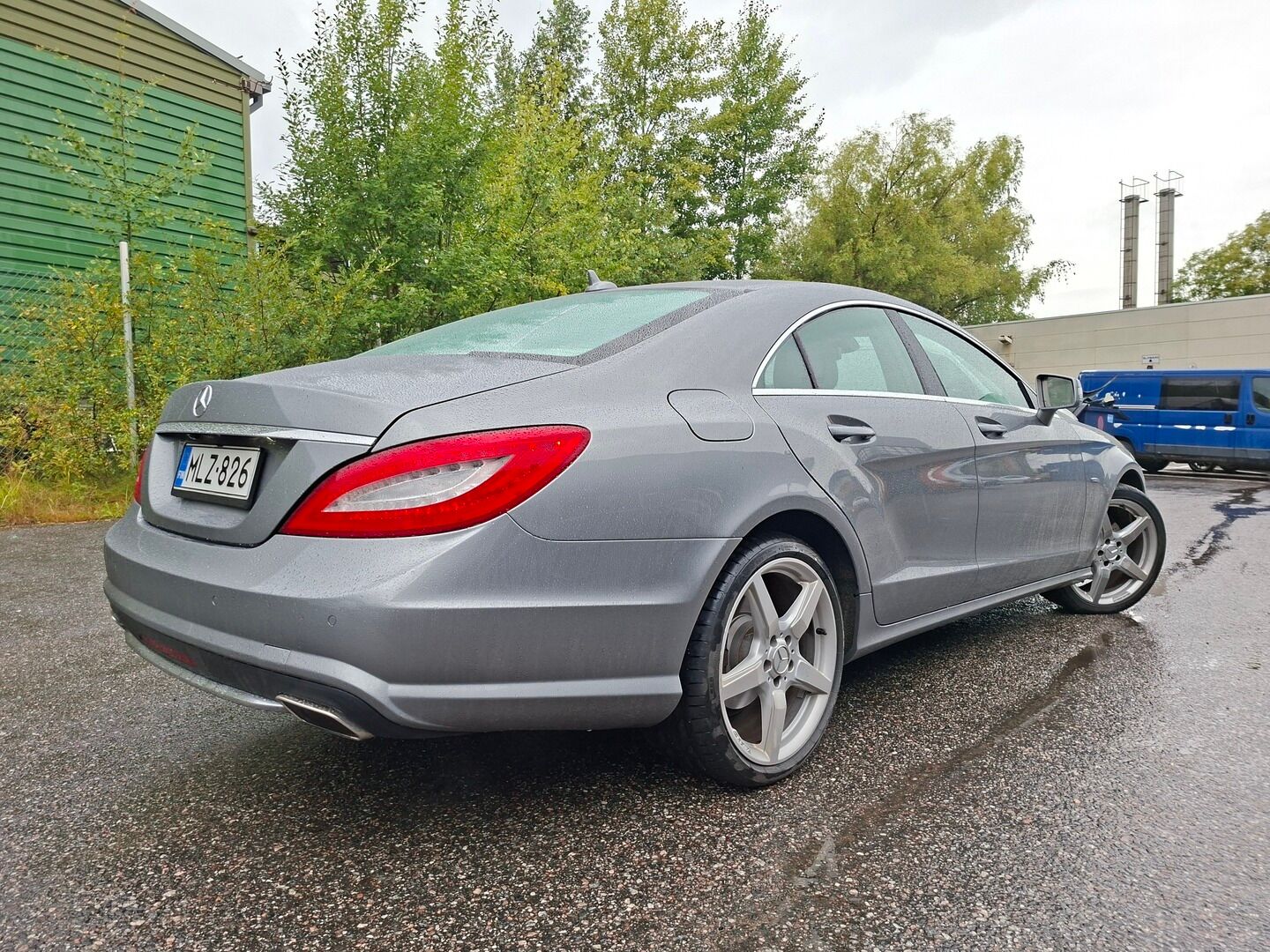 Mercedes-Benz CLS 2011 350 BE * Harman&Kardon / Sähköpenkit / P-Kamera / Navi / Vakkari * - * Juuri huollettu / Hyvä huoltohistoria / 2 x Vanteet & Renkaat *