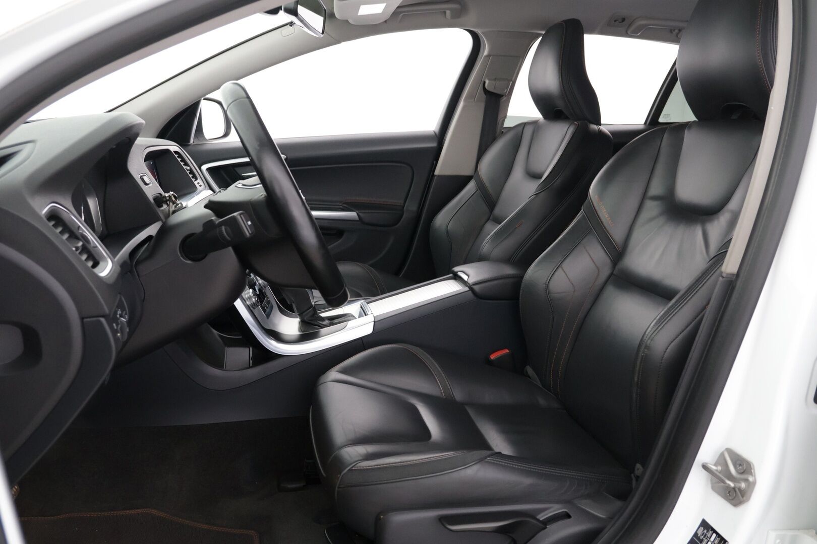 Volvo V60 2015 D4 Ocean Race Business aut - | Nahkasisusta | Suomi-auto | Ei Adblue | Vakionopeudensäädin | P.tutkat | Kahdet renkaat | 