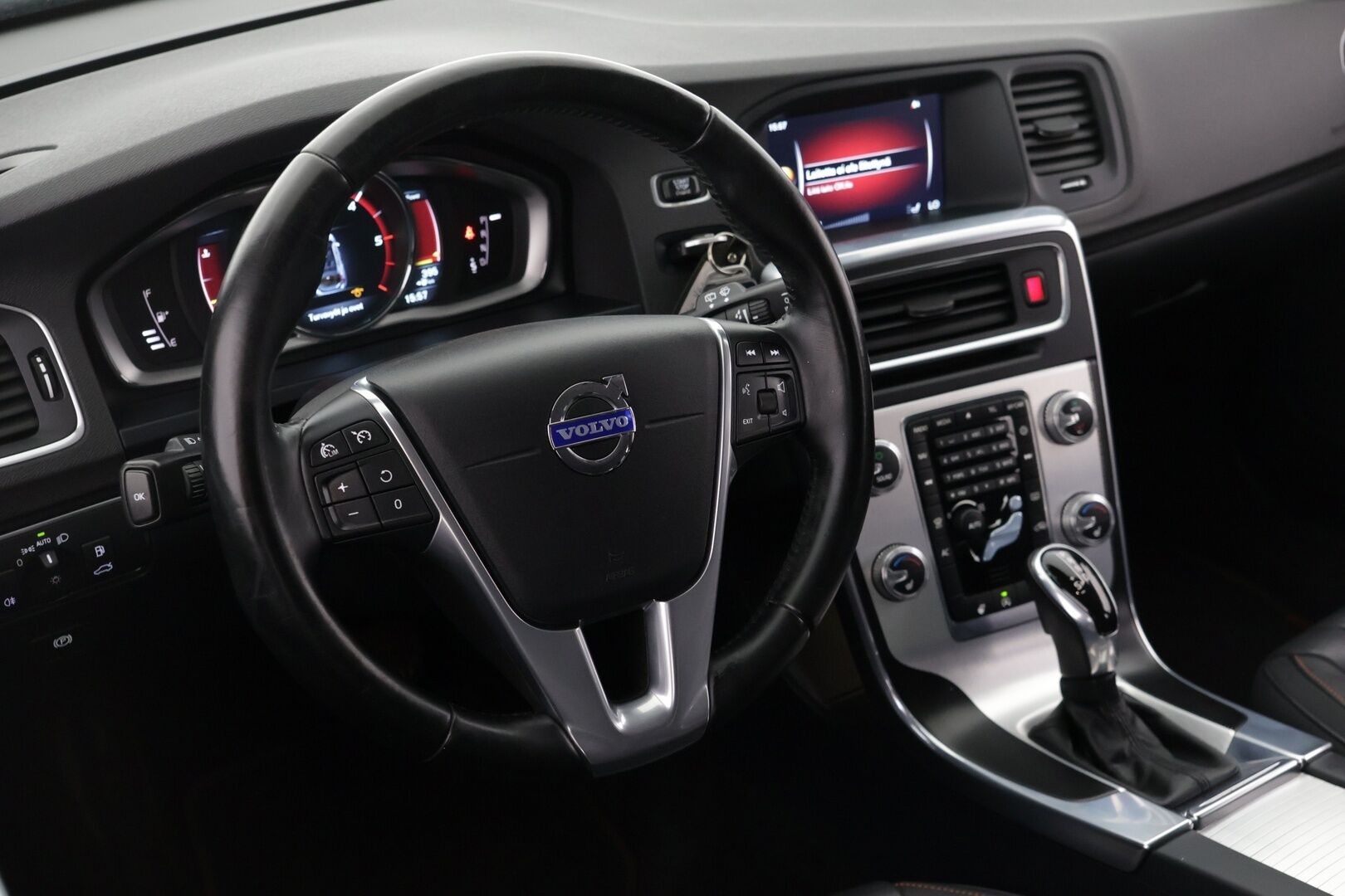 Volvo V60 2015 D4 Ocean Race Business aut - | Nahkasisusta | Suomi-auto | Ei Adblue | Vakionopeudensäädin | P.tutkat | Kahdet renkaat | 