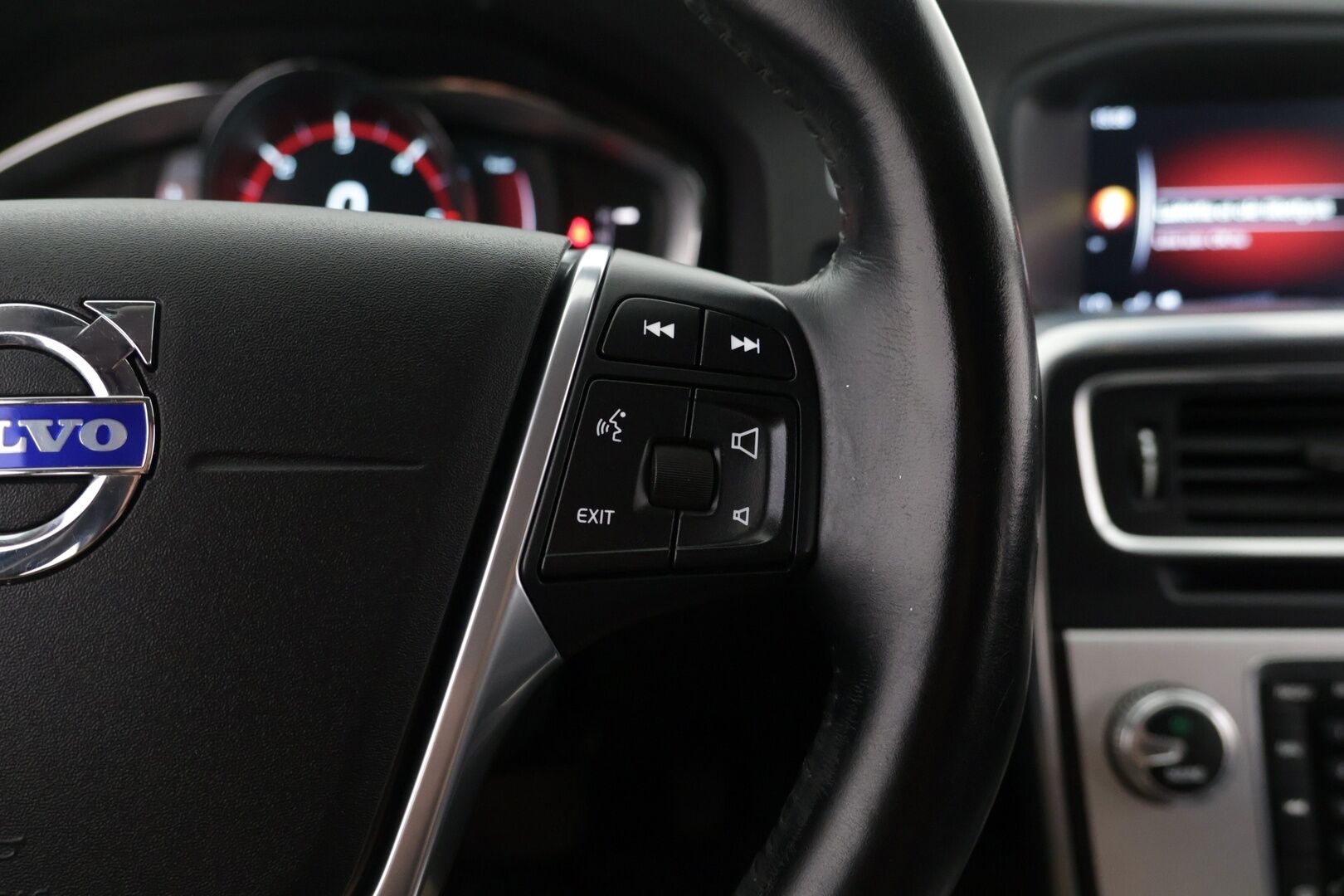 Volvo V60 2015 D4 Ocean Race Business aut - | Nahkasisusta | Suomi-auto | Ei Adblue | Vakionopeudensäädin | P.tutkat | Kahdet renkaat | 