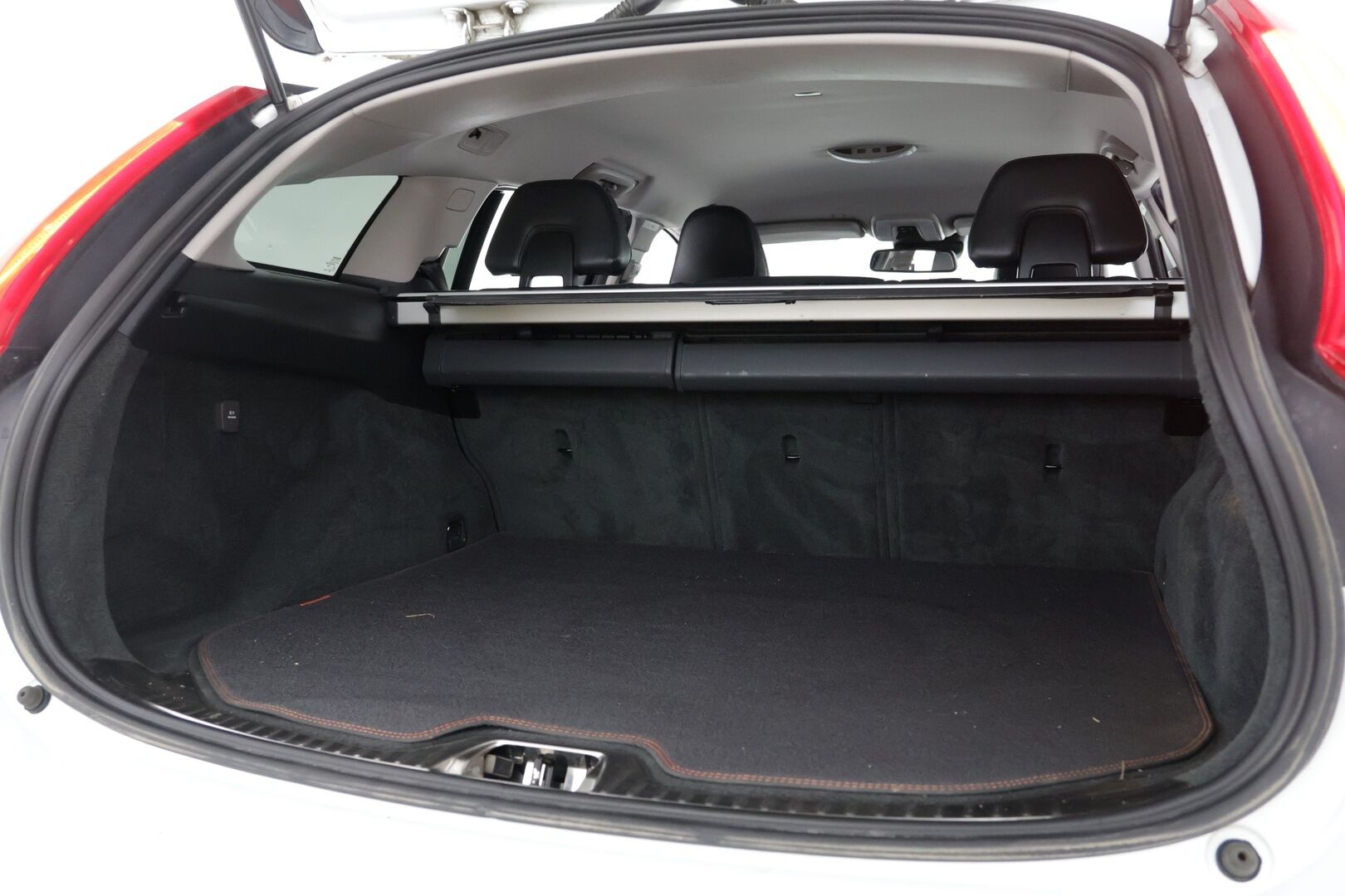 Volvo V60 2015 D4 Ocean Race Business aut - | Nahkasisusta | Suomi-auto | Ei Adblue | Vakionopeudensäädin | P.tutkat | Kahdet renkaat | 