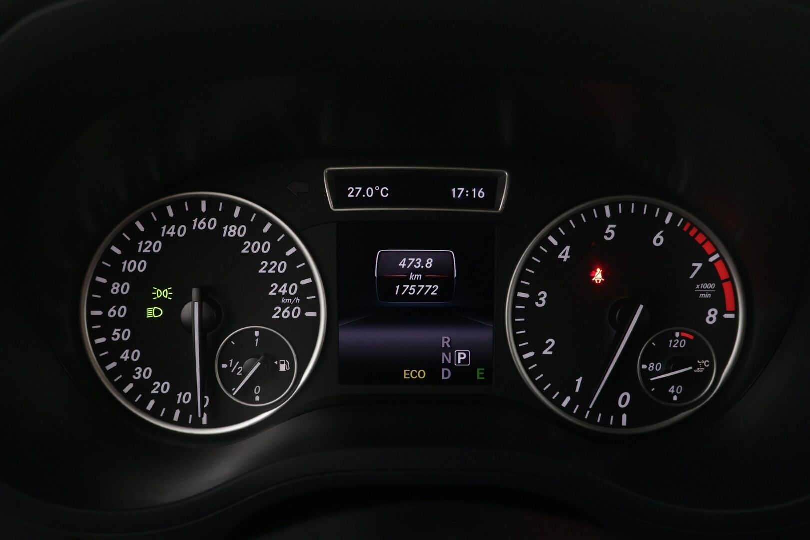 Mercedes-Benz B 2015 180 BE A Premium Business - Bluetooth | Puolinahat | P. kamera | Vakkari | Xenon | Musta sisäkatto | 