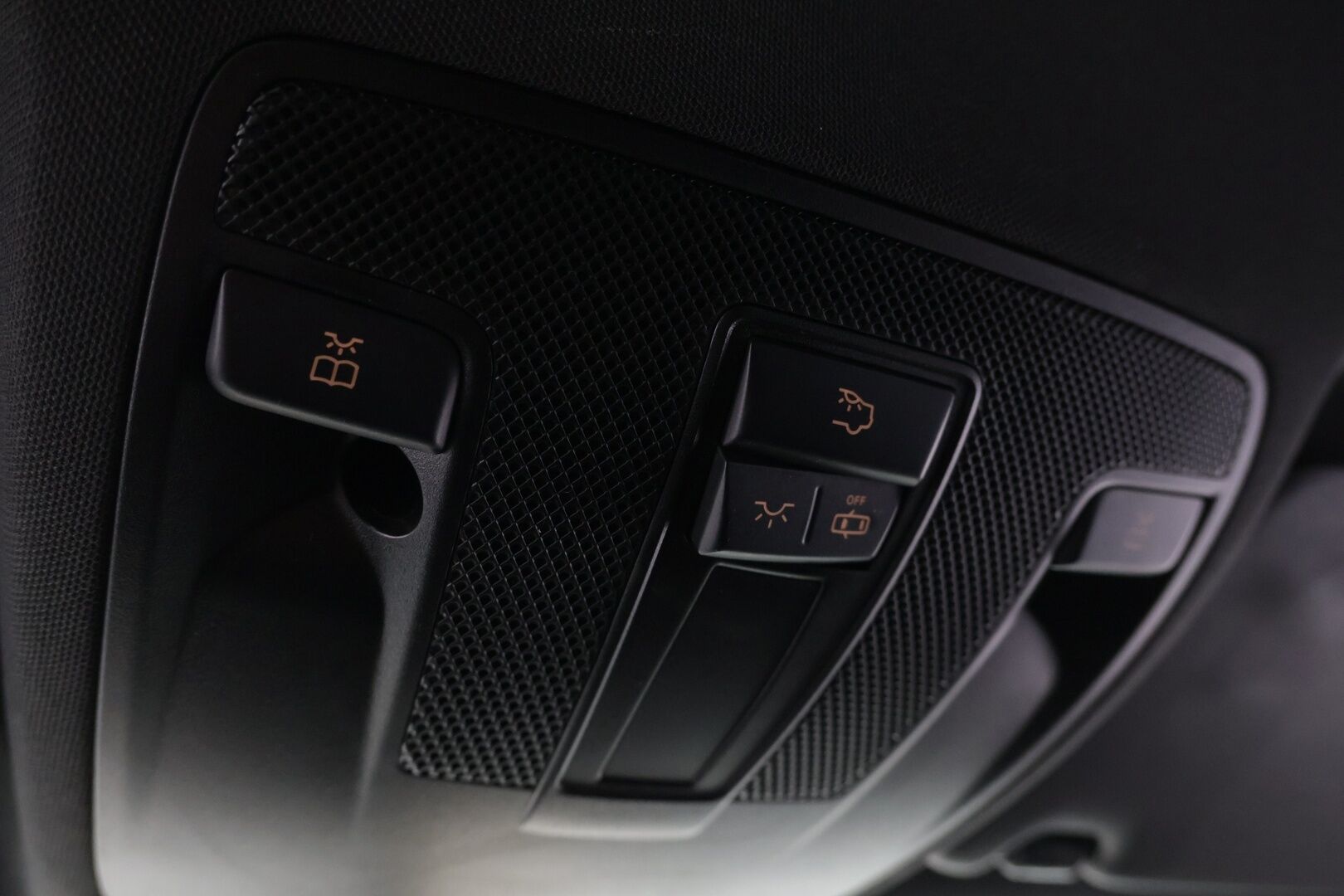 Mercedes-Benz B 2015 180 BE A Premium Business - Bluetooth | Puolinahat | P. kamera | Vakkari | Xenon | Musta sisäkatto | 