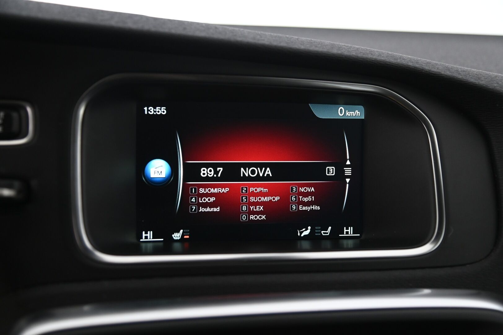 Volvo V40 2015 D4 Momentum aut*Webasto / Suomi-auto / Vakkari* - *Huippu hyvä huoltohistoria / 2x renkaat&alumiinivanteet* - HULLUT AVAJAISHULINAT KORKOTARJOUS 3,29 %