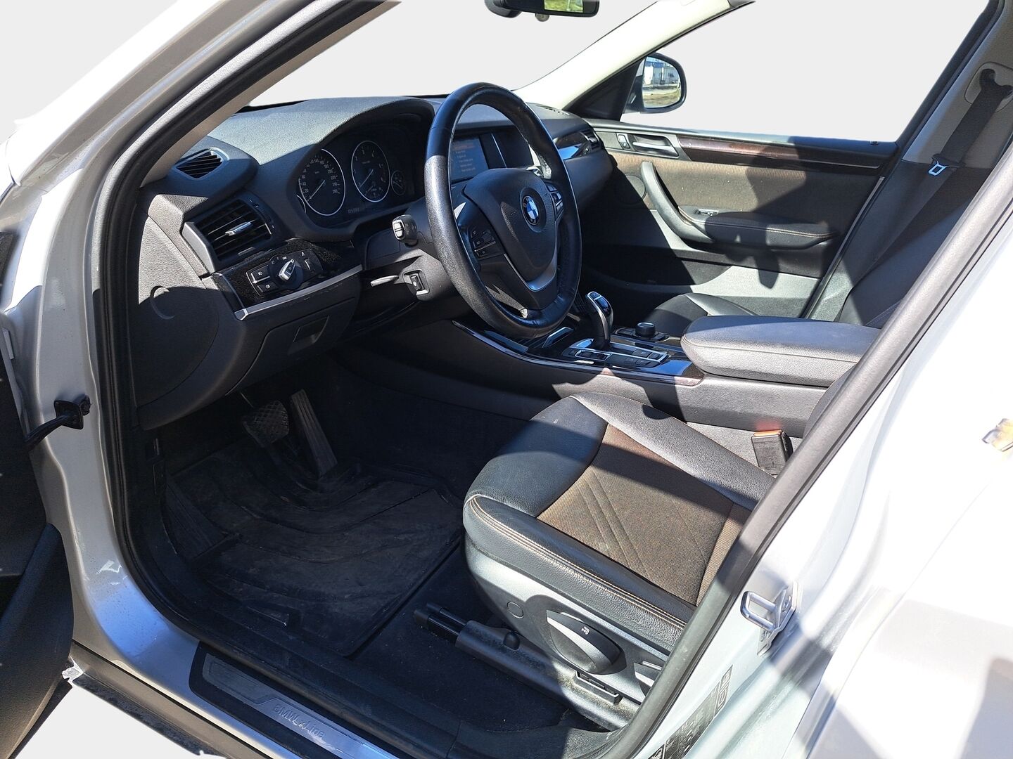 BMW X4 2015 F26 xDrive30d TwinPower Turbo A Business Automatic *Suomiauto / Koukku / Tutkat / Lohkolämmitin / Puolinahat* - 30d / 2x OEM Alut / Metalliväri - HULLUT AVAJAISHULINAT KORKOTARJOUS 3,29 %